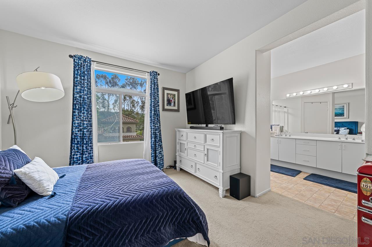 Detail Gallery Image 22 of 39 For 12520  Heatherton Ct.  #3,  San Diego,  CA 92128 - 3 Beds | 2/1 Baths