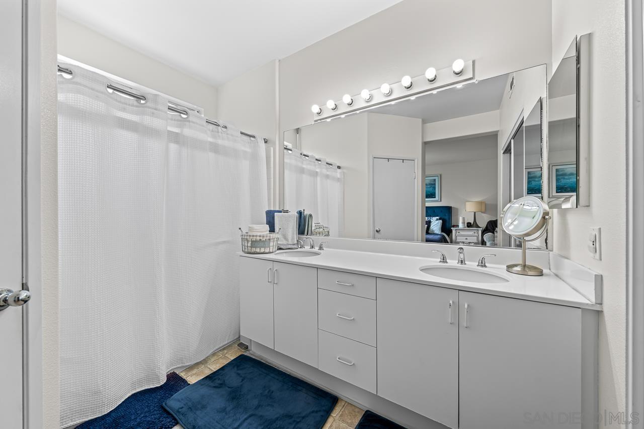 Detail Gallery Image 25 of 39 For 12520  Heatherton Ct.  #3,  San Diego,  CA 92128 - 3 Beds | 2/1 Baths