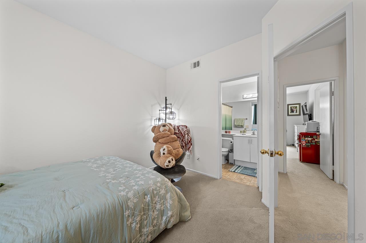 Detail Gallery Image 28 of 39 For 12520  Heatherton Ct.  #3,  San Diego,  CA 92128 - 3 Beds | 2/1 Baths