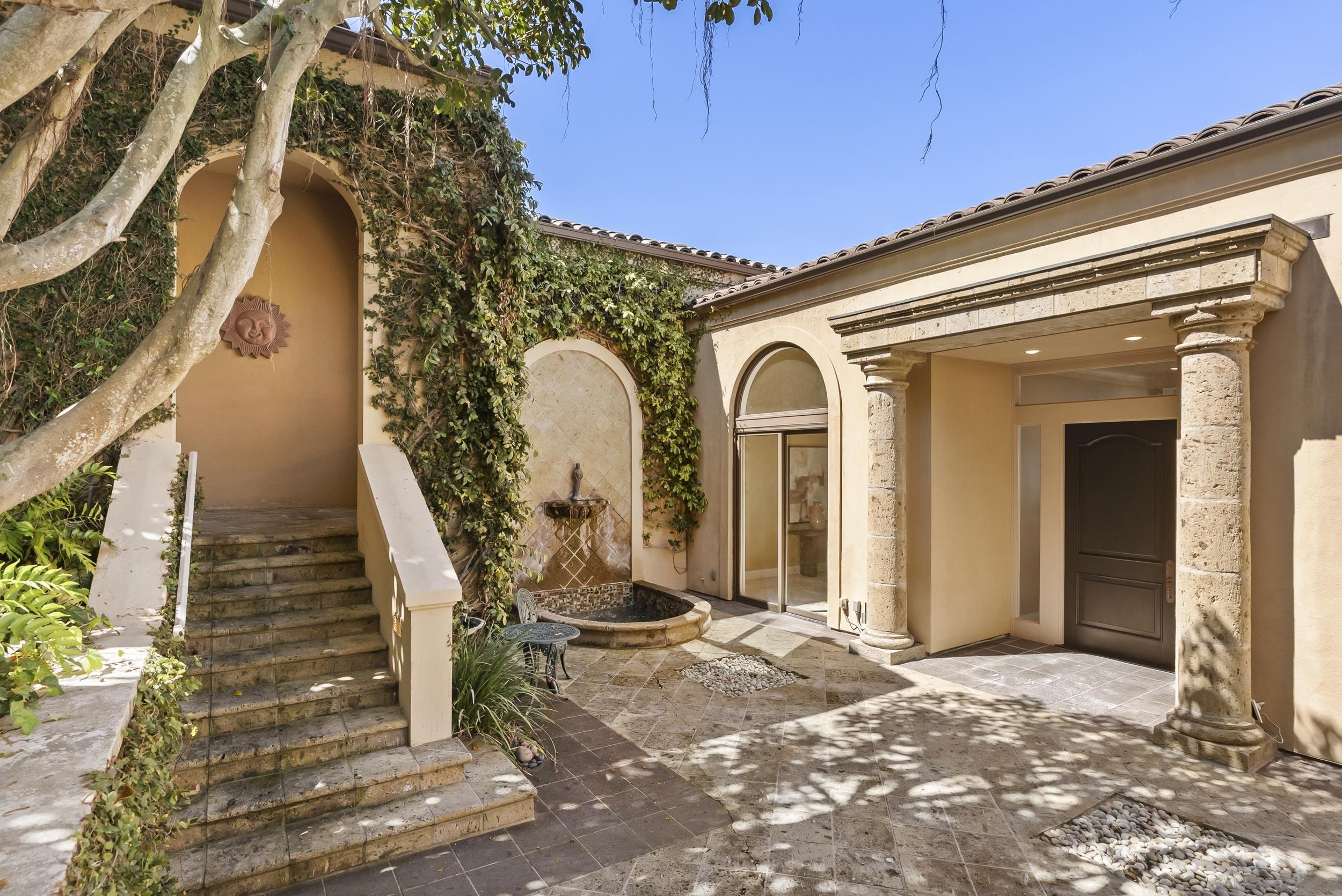 Detail Gallery Image 2 of 31 For 2302  Rue Adriane, La Jolla,  CA 92037 - 4 Beds | 4/1 Baths