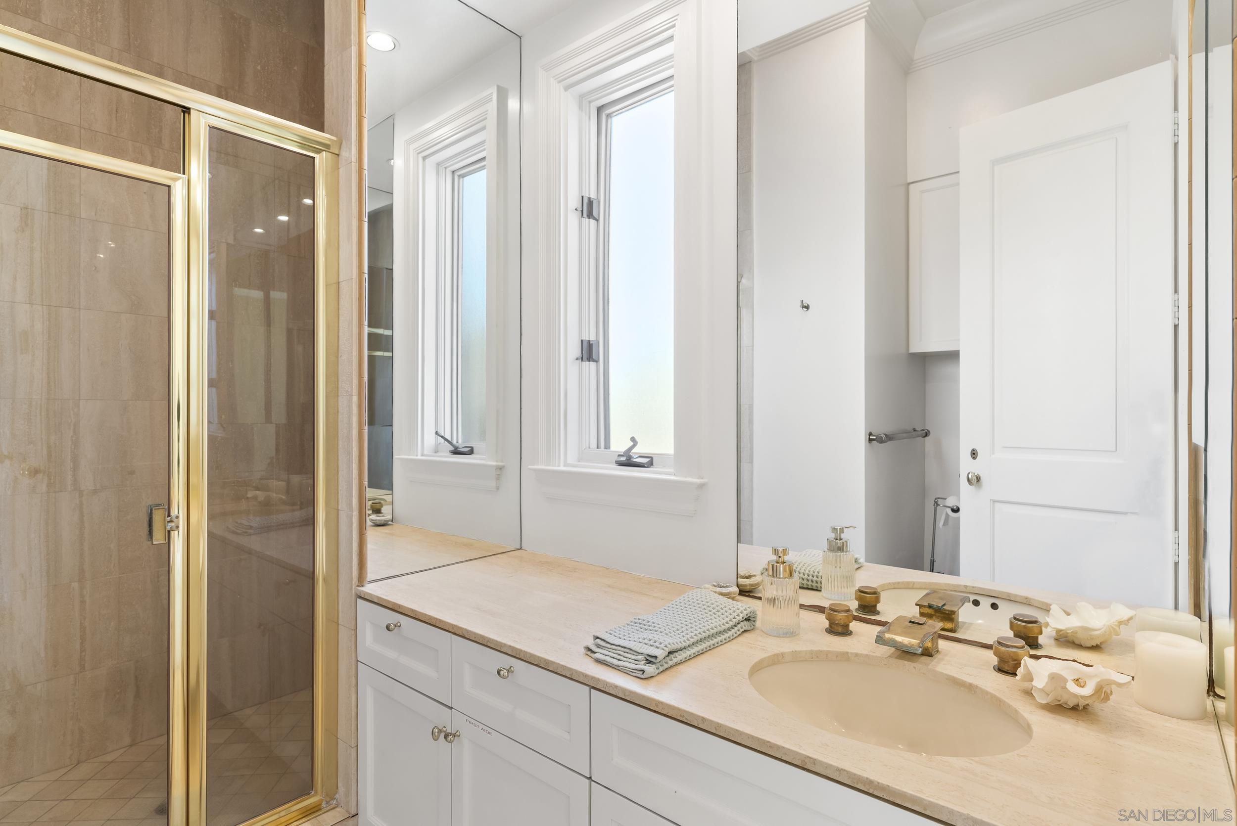 Detail Gallery Image 28 of 31 For 2302  Rue Adriane, La Jolla,  CA 92037 - 4 Beds | 4/1 Baths