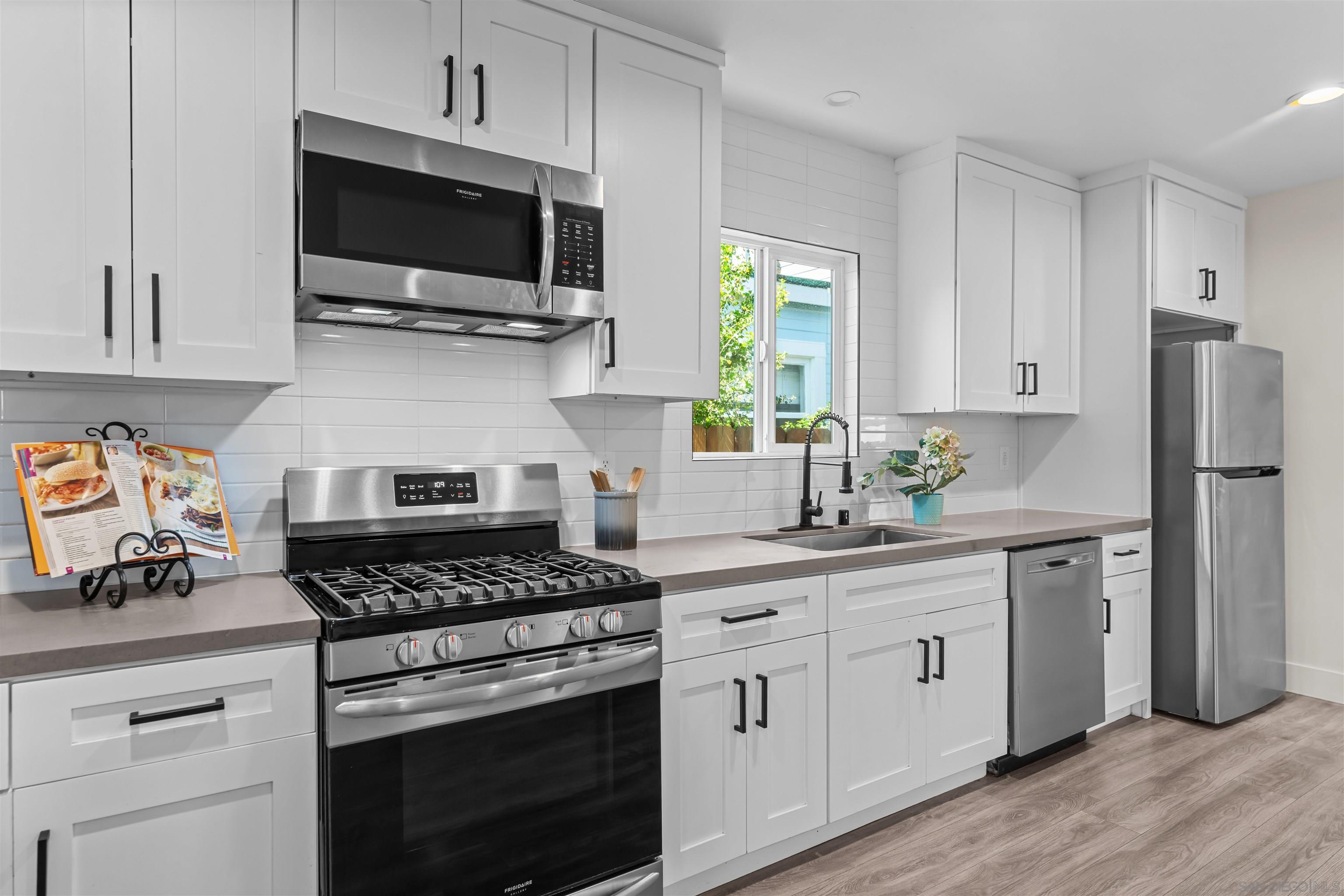 Detail Gallery Image 14 of 40 For 4620  Greene St, San Diego,  CA 92107 - 2 Beds | 1 Baths