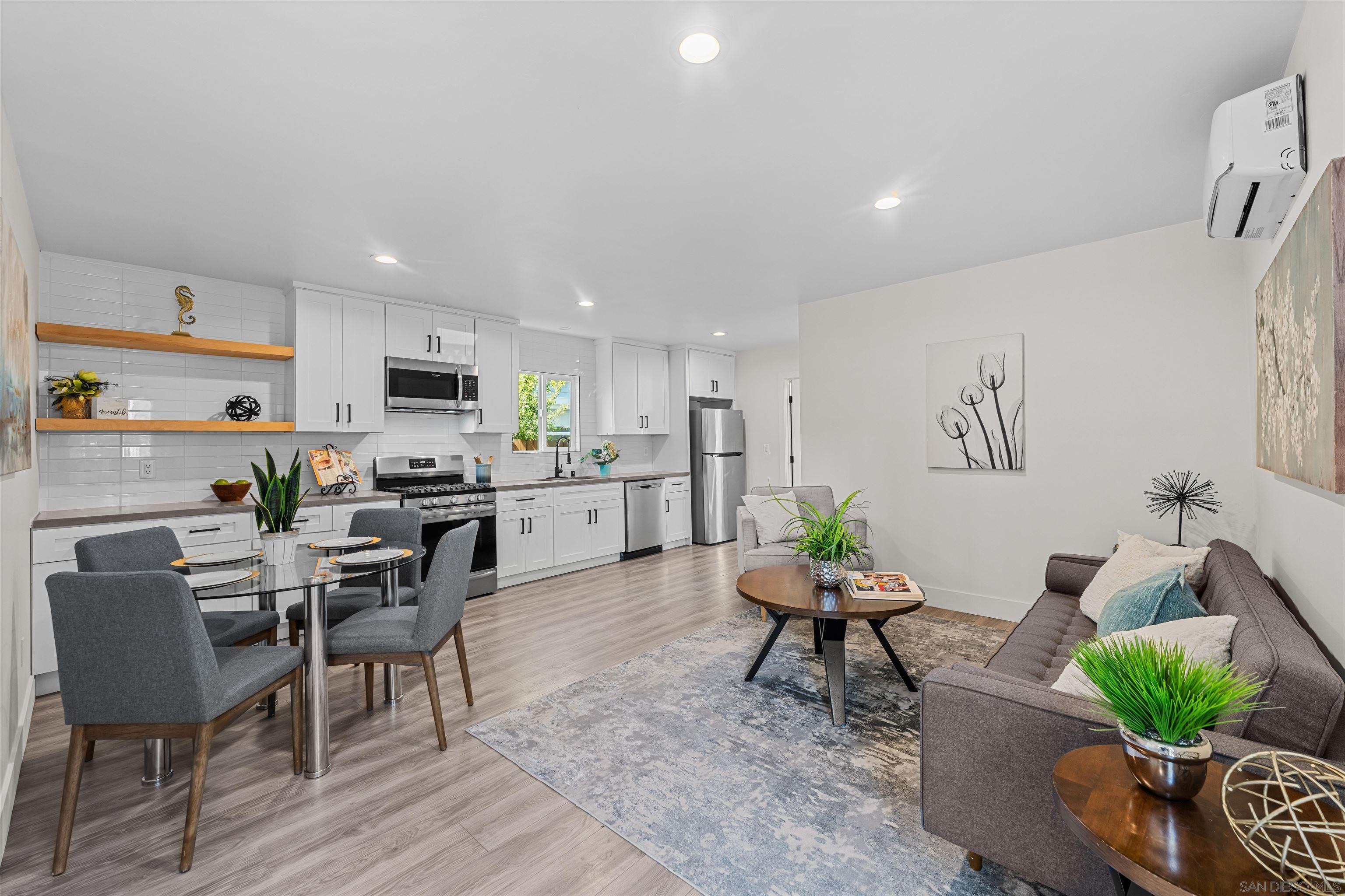 Detail Gallery Image 3 of 41 For 4620  Greene St, San Diego,  CA 92107 - 2 Beds | 1 Baths