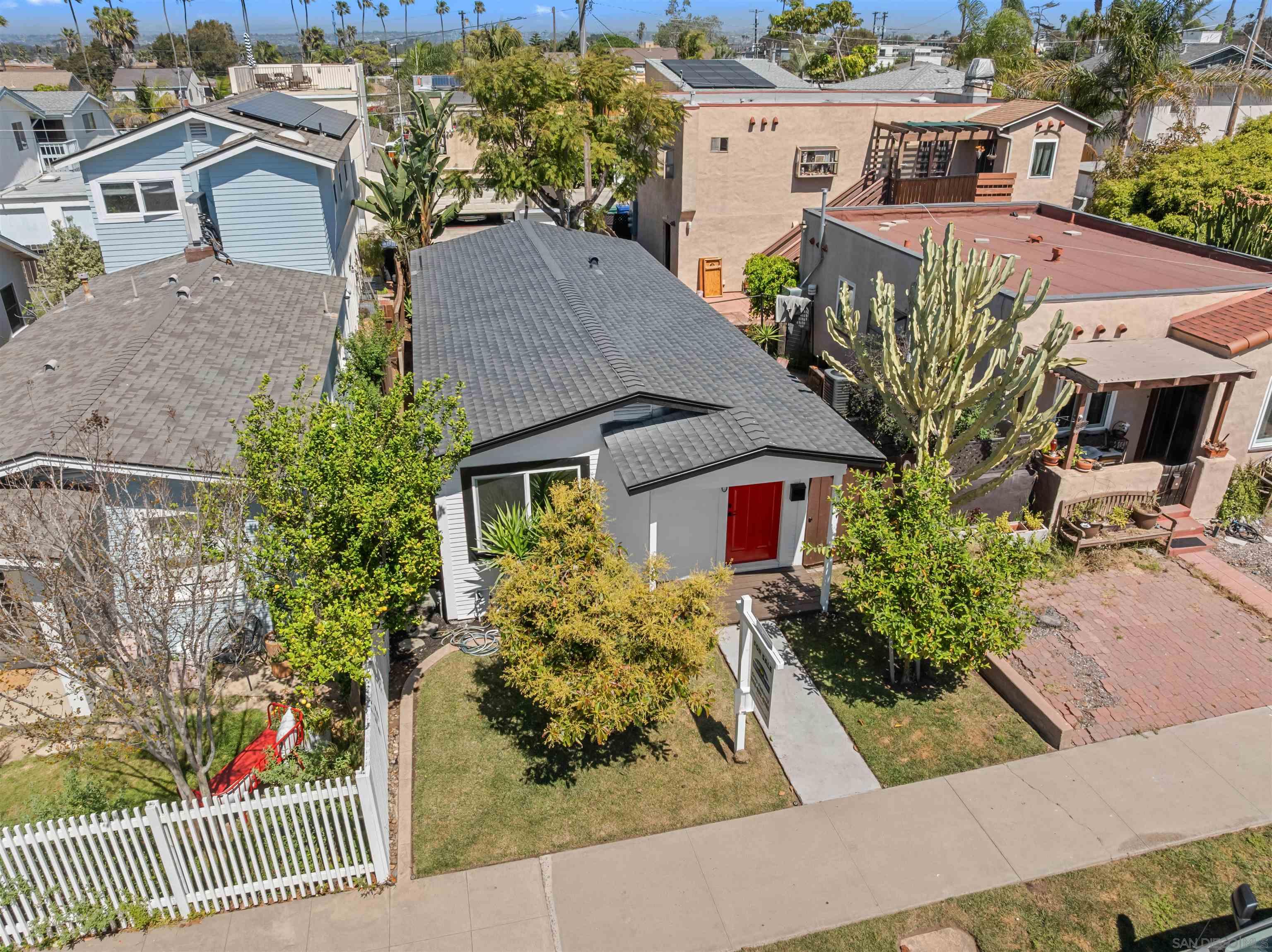 Detail Gallery Image 5 of 40 For 4620  Greene St, San Diego,  CA 92107 - 2 Beds | 1 Baths