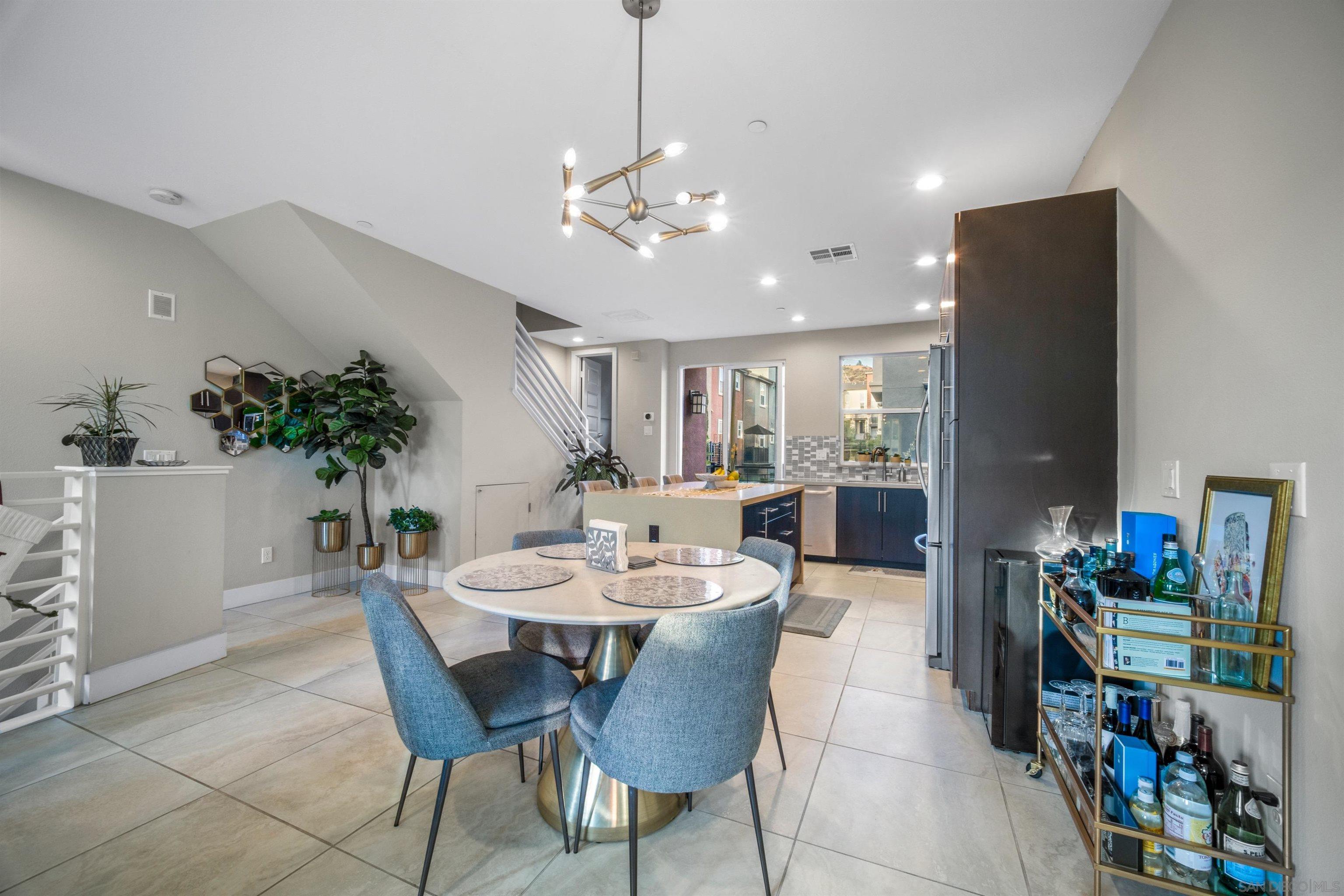 Detail Gallery Image 2 of 26 For 7890  Civita Blvd, San Diego,  CA 92108 - 3 Beds | 3/1 Baths