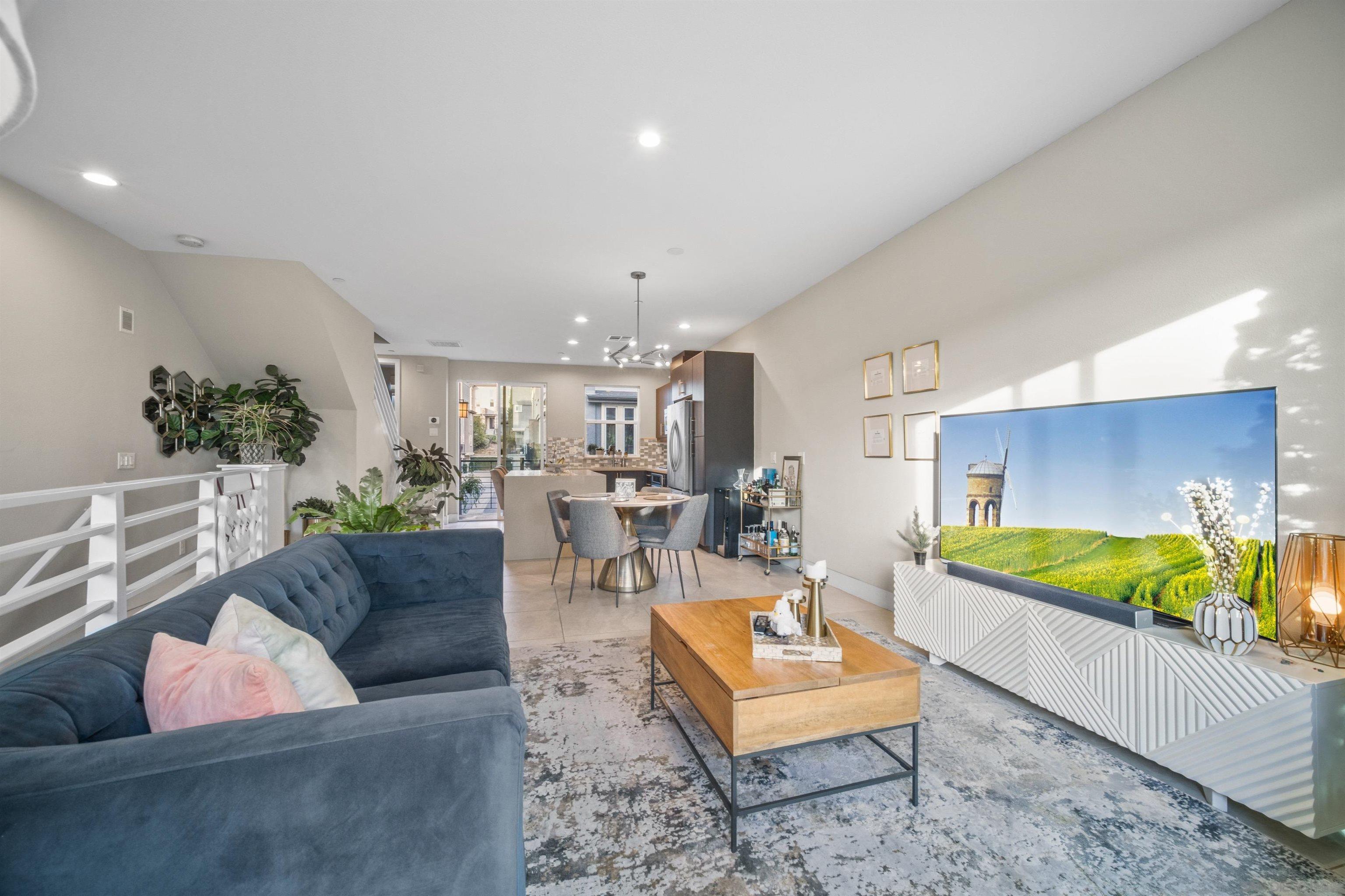 Detail Gallery Image 8 of 26 For 7890  Civita Blvd, San Diego,  CA 92108 - 3 Beds | 3/1 Baths