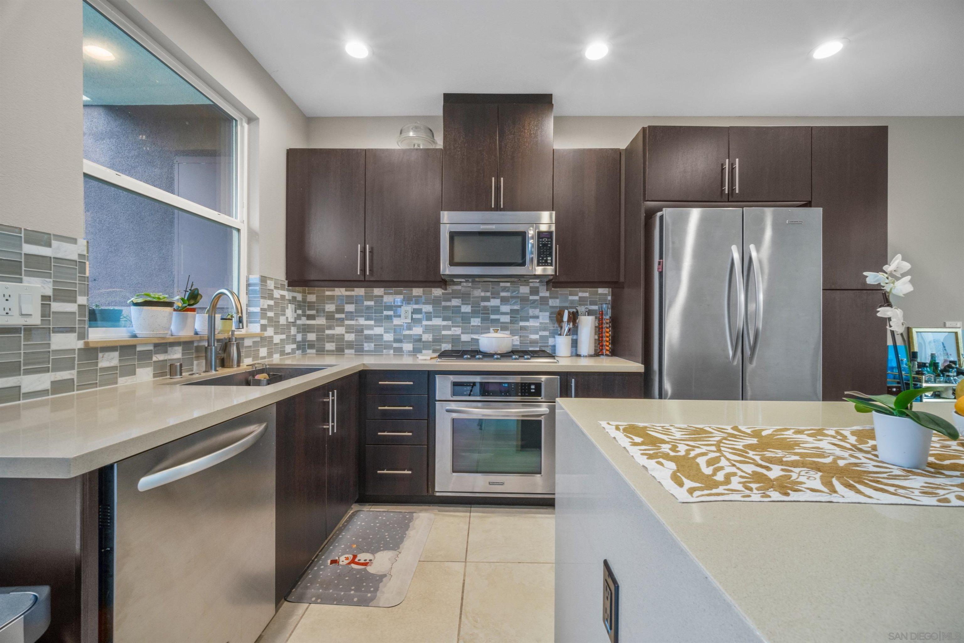 Detail Gallery Image 10 of 26 For 7890  Civita Blvd, San Diego,  CA 92108 - 3 Beds | 3/1 Baths