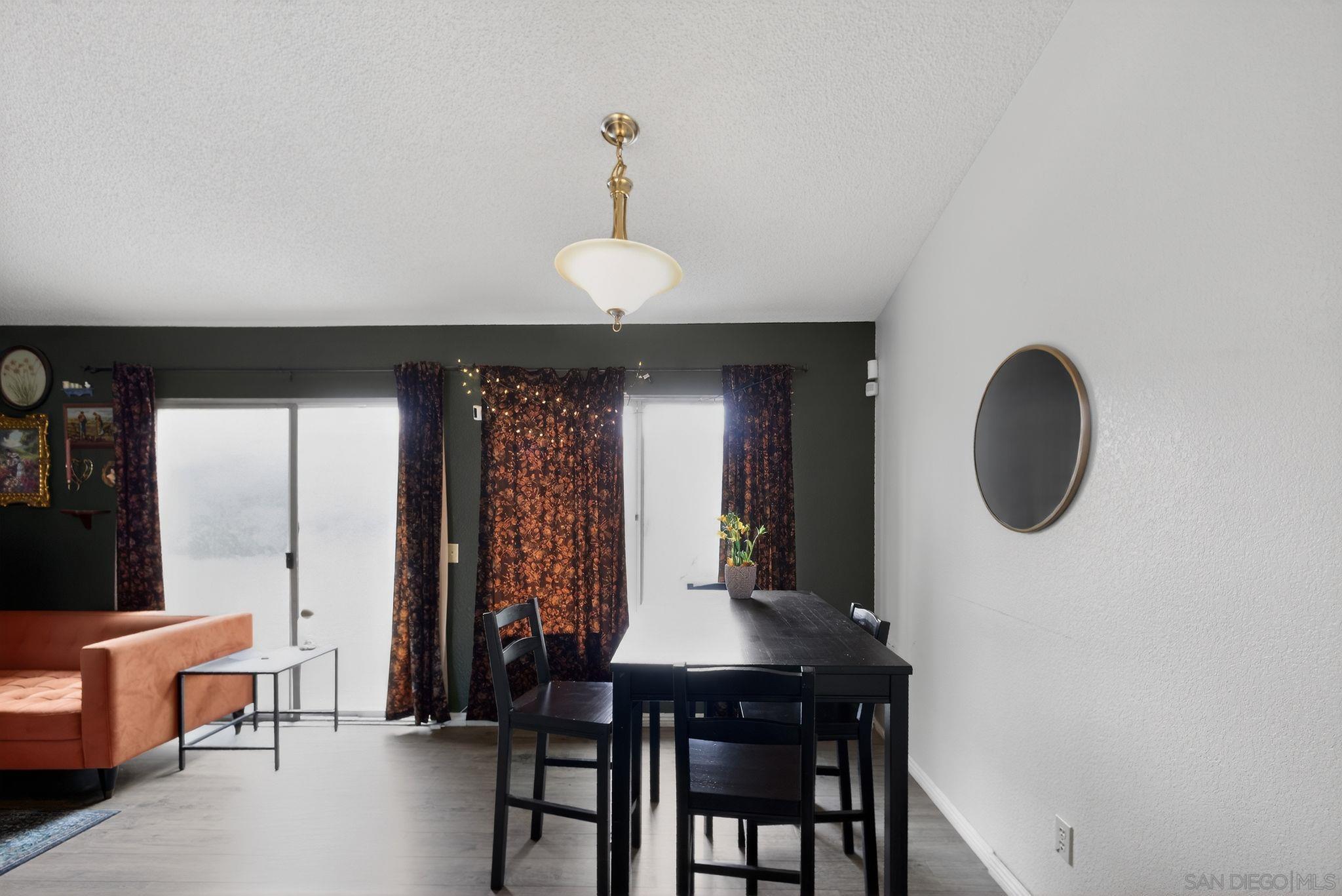 Detail Gallery Image 8 of 18 For 1072  Violet Street, Hemet,  CA 92545 - 2 Beds | 2 Baths