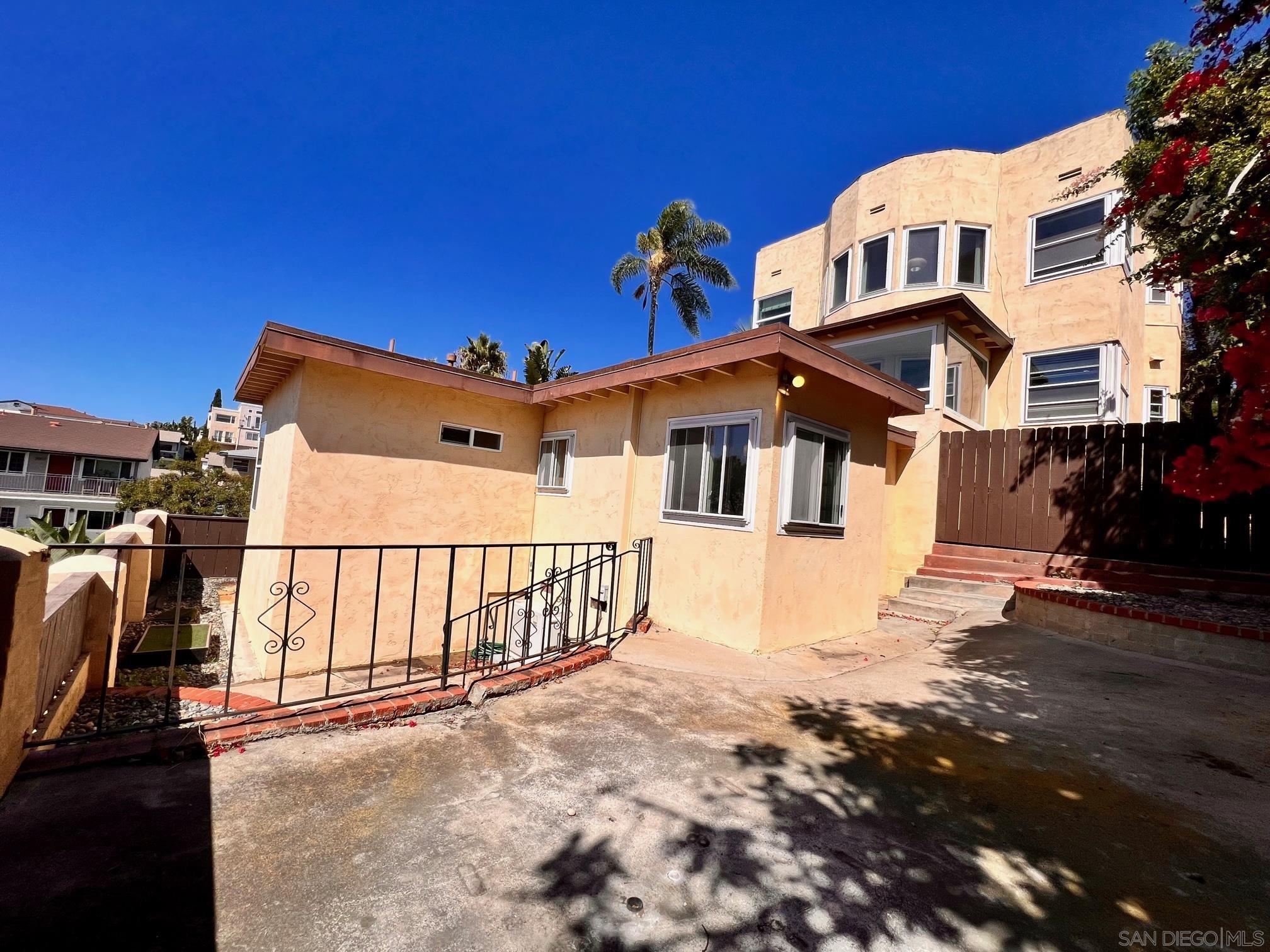 Detail Gallery Image 13 of 17 For 1021 W Palm, San Diego,  CA 92103 - 2 Beds | 1/1 Baths