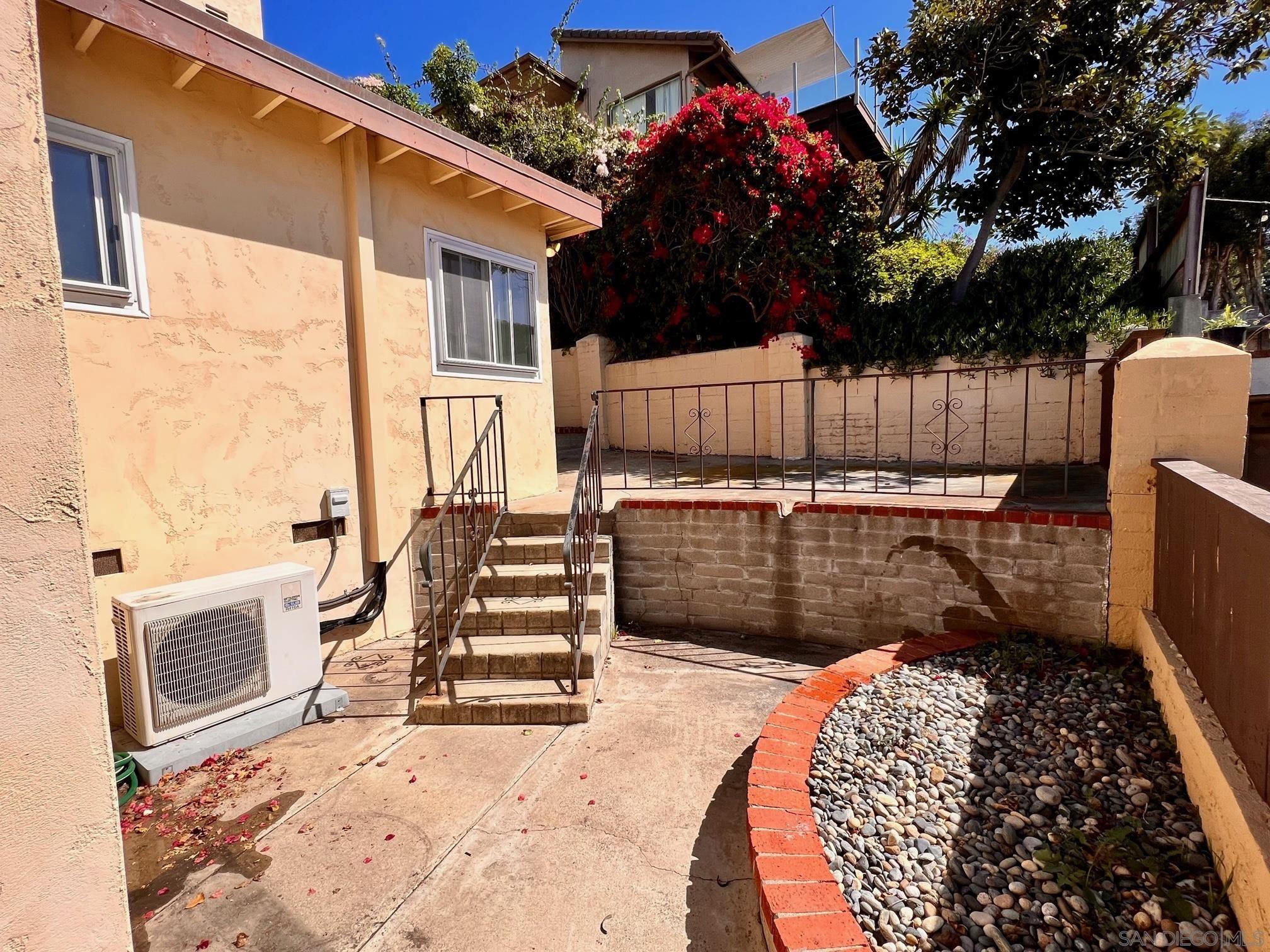 Detail Gallery Image 14 of 17 For 1021 W Palm, San Diego,  CA 92103 - 2 Beds | 1/1 Baths