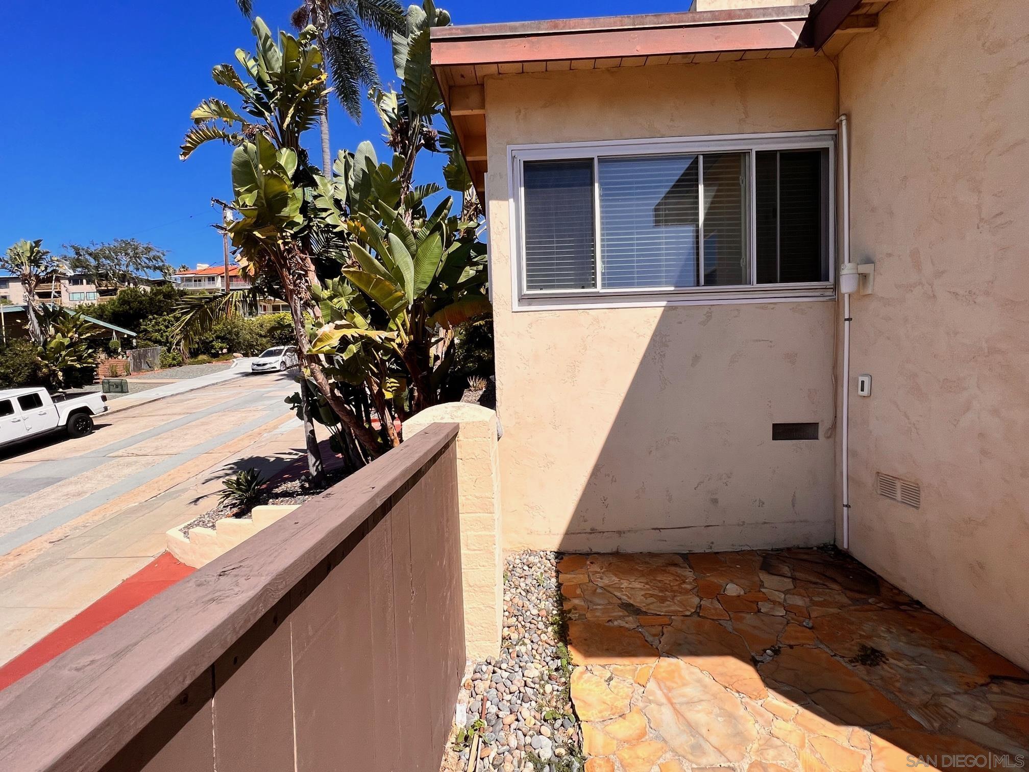 Detail Gallery Image 16 of 17 For 1021 W Palm, San Diego,  CA 92103 - 2 Beds | 1/1 Baths