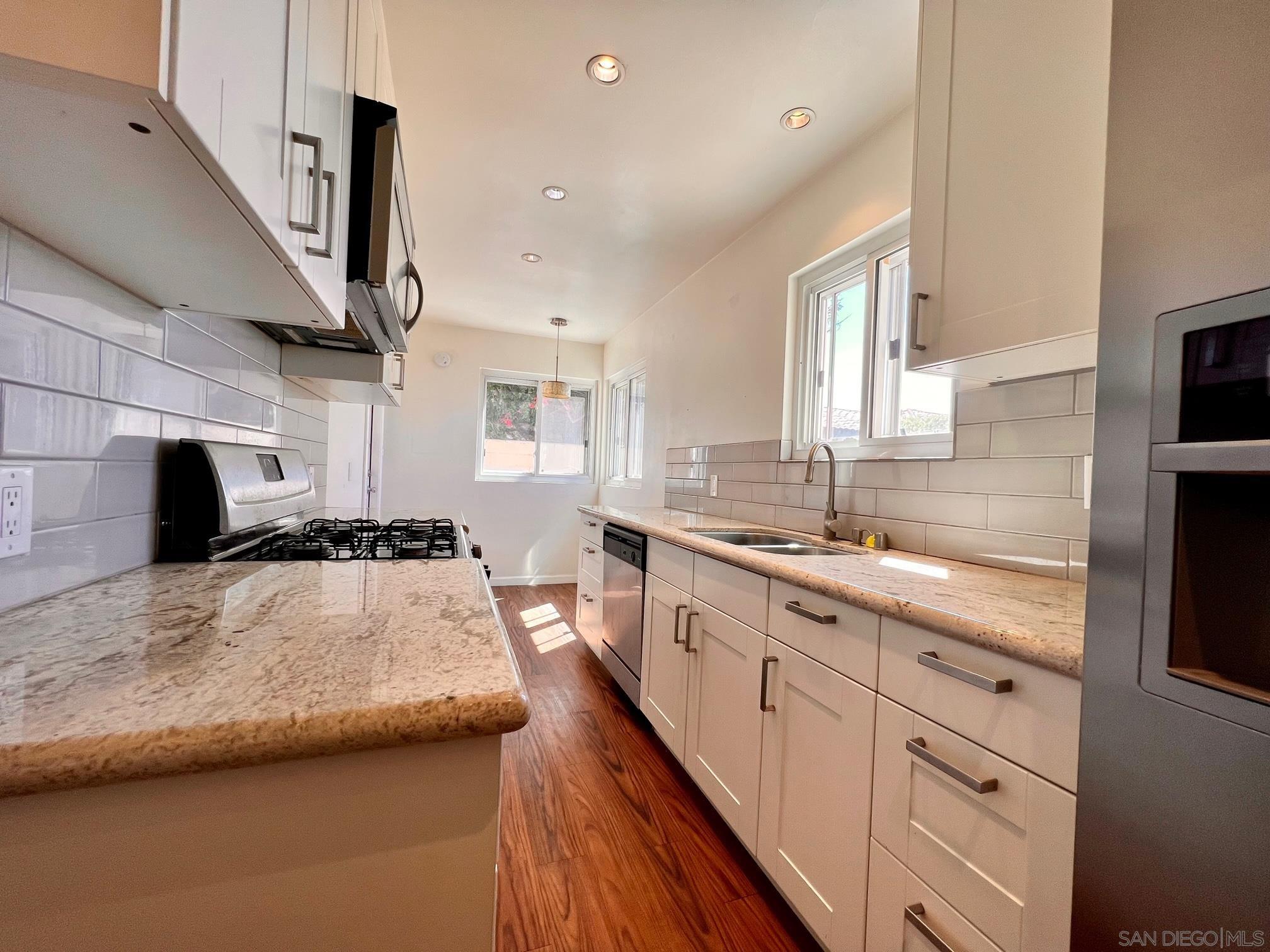 Detail Gallery Image 7 of 17 For 1021 W Palm, San Diego,  CA 92103 - 2 Beds | 1/1 Baths