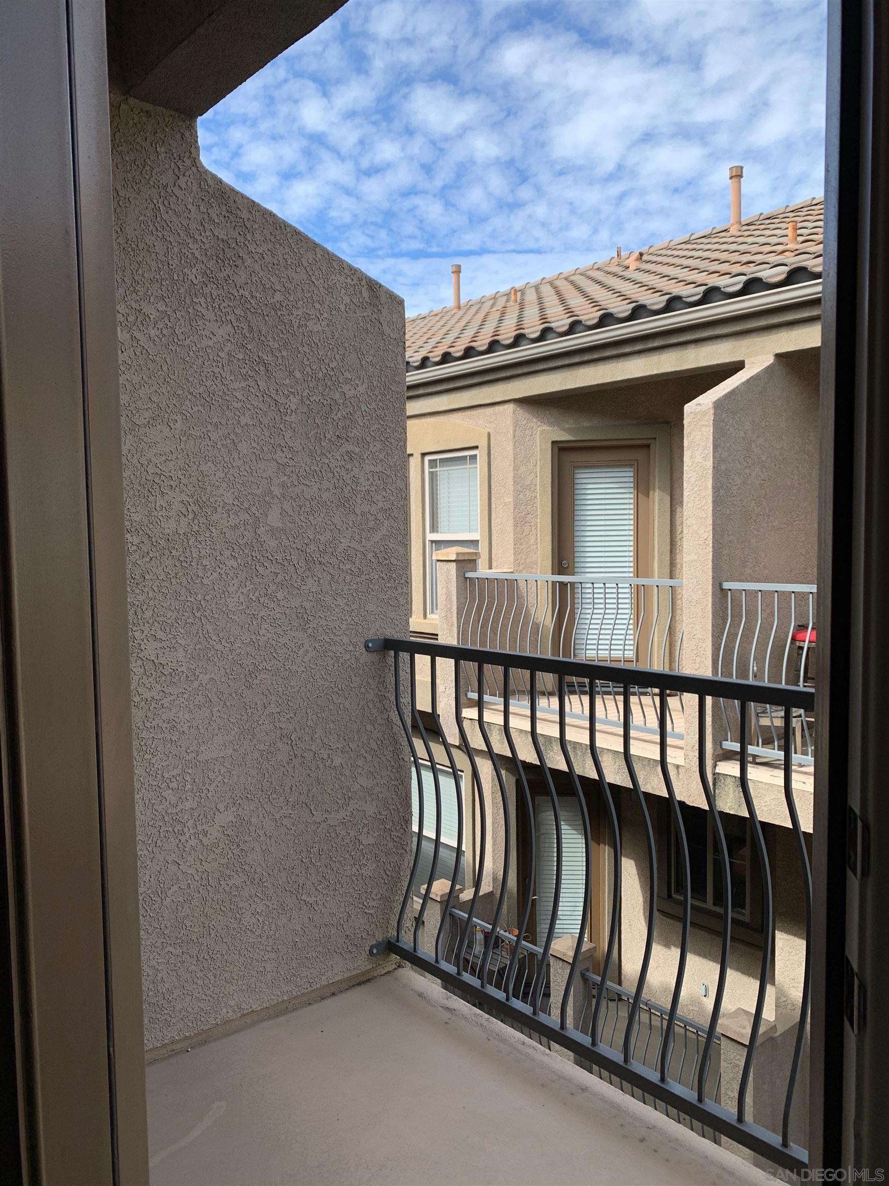 Detail Gallery Image 7 of 20 For 3926 1/2  Iowa St, San Diego,  CA 92104 - 2 Beds | 2/1 Baths