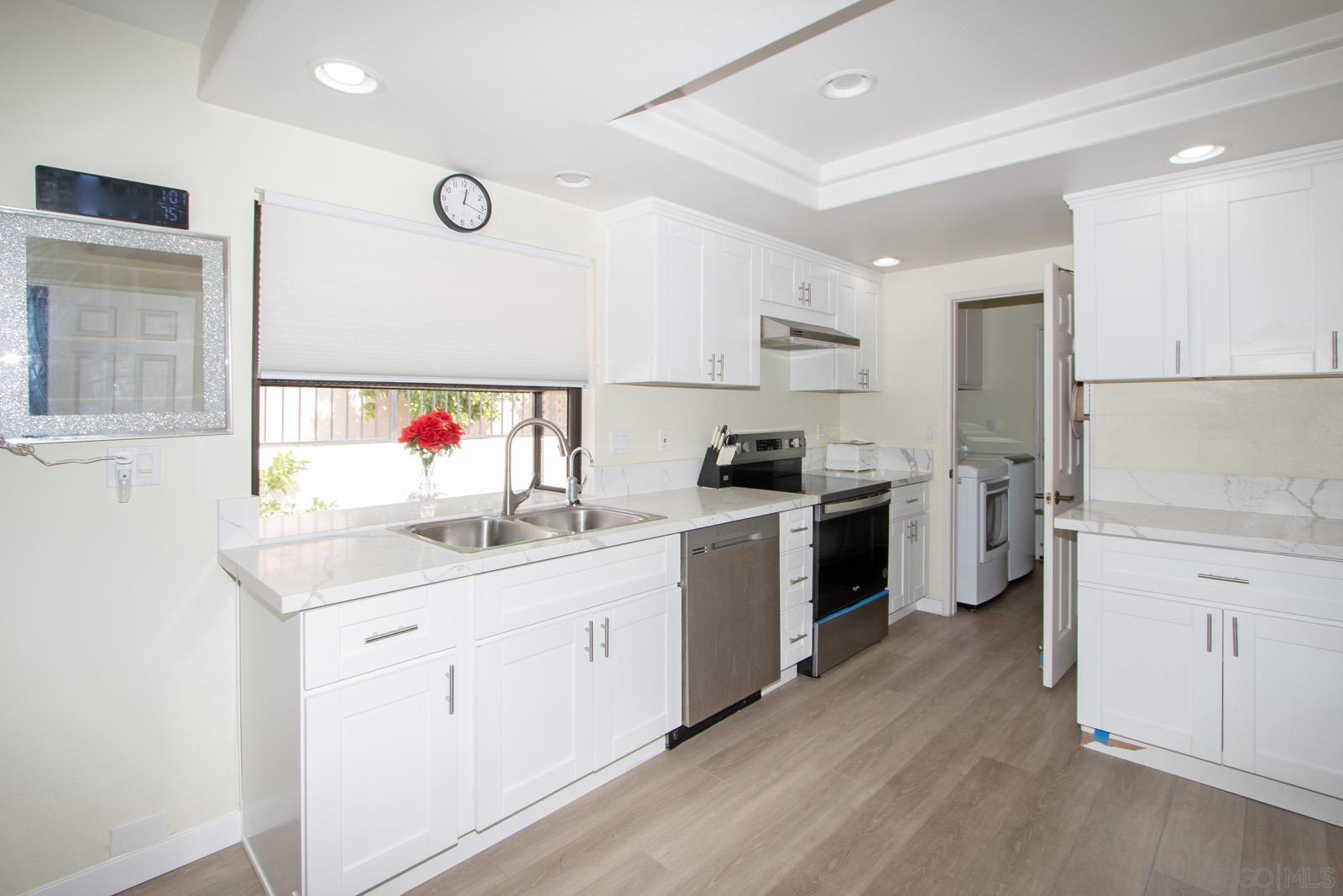 Detail Gallery Image 13 of 40 For 18169  Calle Estepona, San Diego,  CA 92128 - 3 Beds | 2 Baths