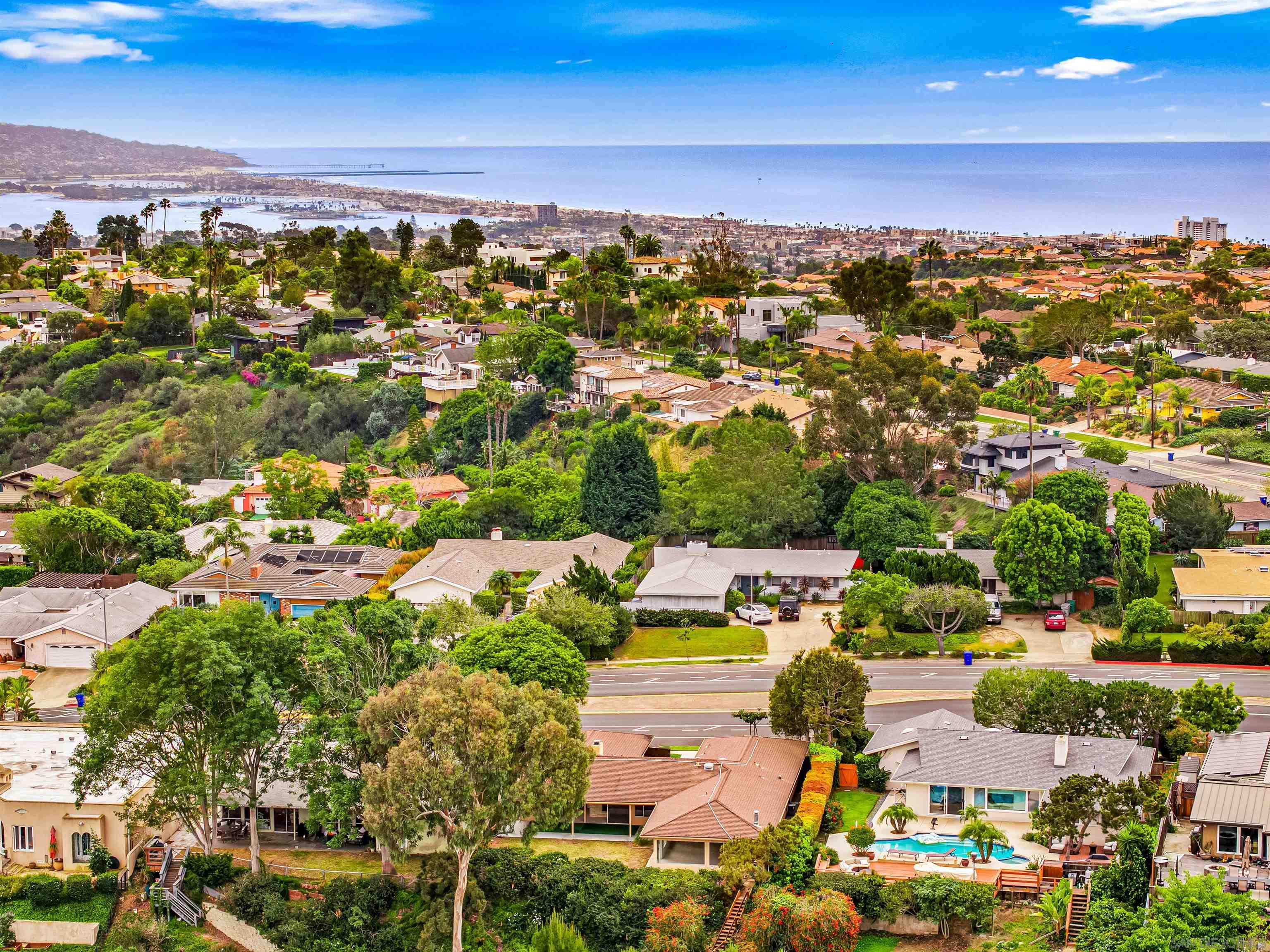 Detail Gallery Image 8 of 26 For 5877  Soledad Mountain Road, La Jolla,  CA 92037 - 3 Beds | 2 Baths