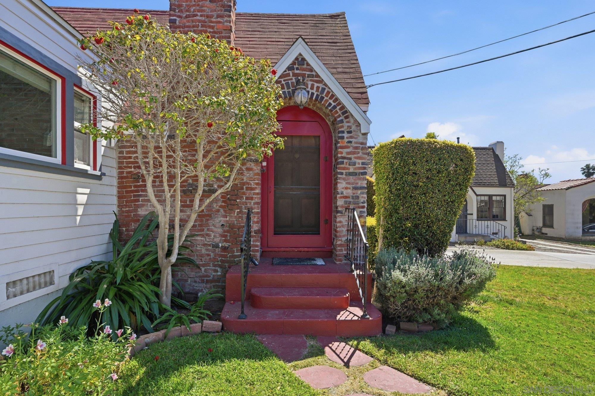 Detail Gallery Image 4 of 30 For 4715  Panorama Dr., San Diego,  CA 92116 - 2 Beds | 1 Baths