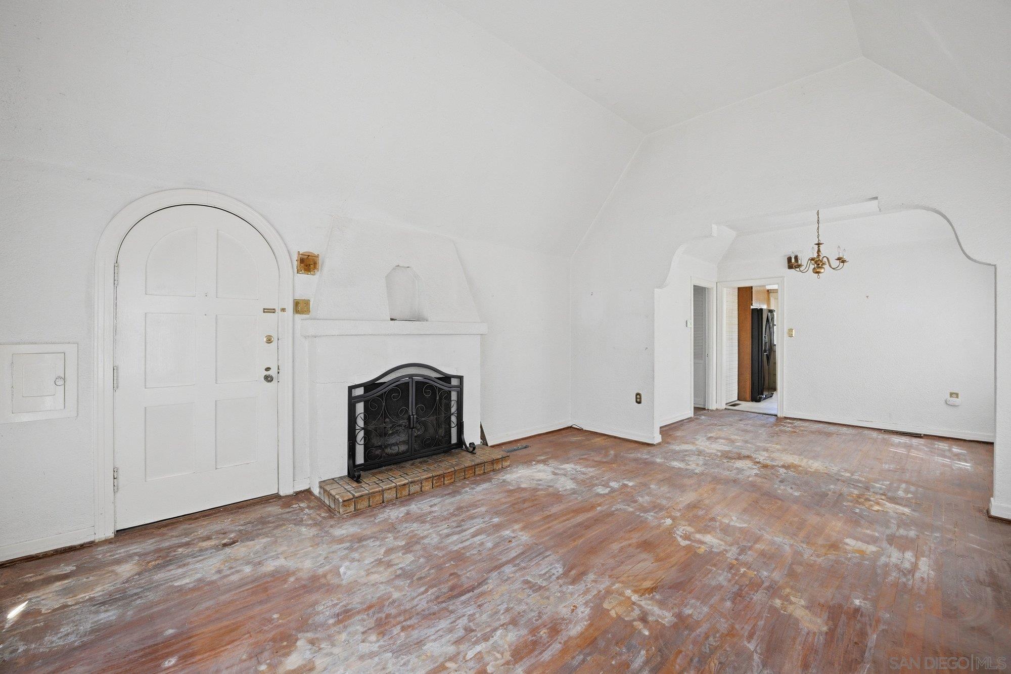 Detail Gallery Image 6 of 30 For 4715  Panorama Dr., San Diego,  CA 92116 - 2 Beds | 1 Baths