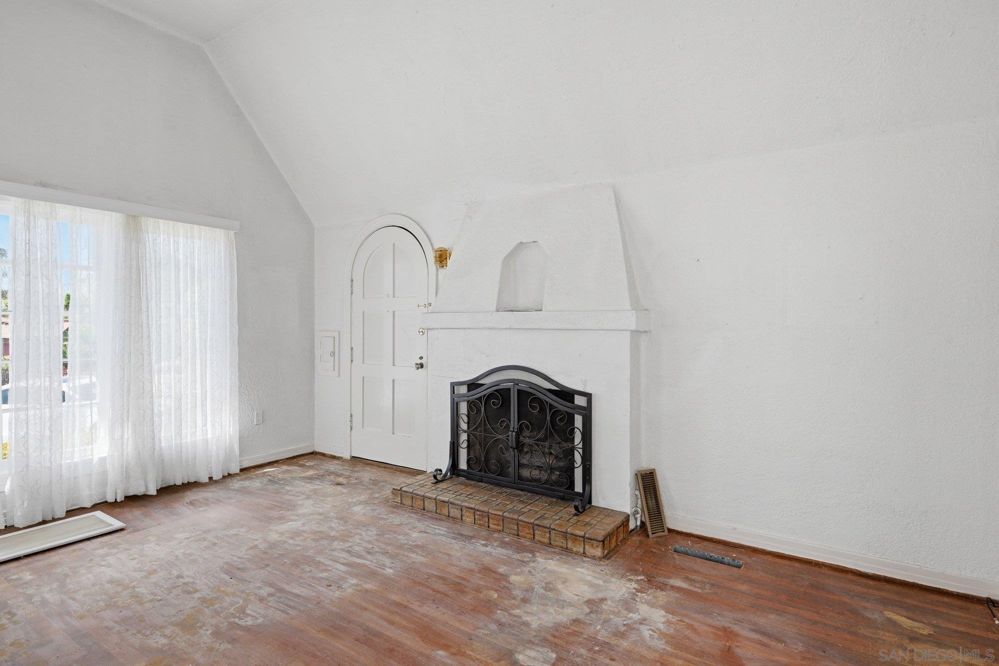 Detail Gallery Image 7 of 30 For 4715  Panorama Dr., San Diego,  CA 92116 - 2 Beds | 1 Baths