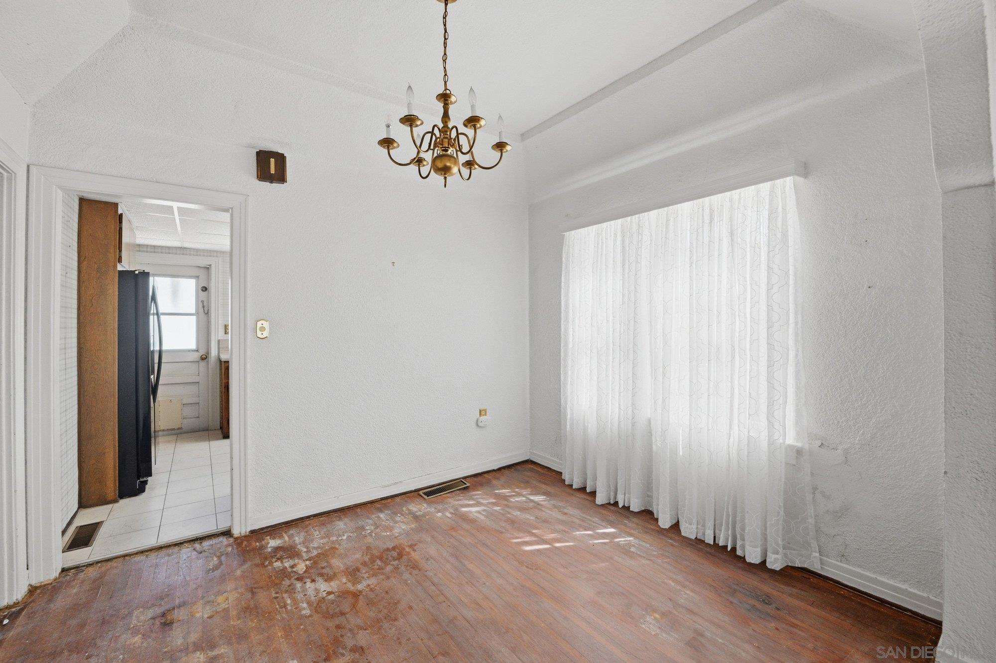 Detail Gallery Image 9 of 30 For 4715  Panorama Dr., San Diego,  CA 92116 - 2 Beds | 1 Baths