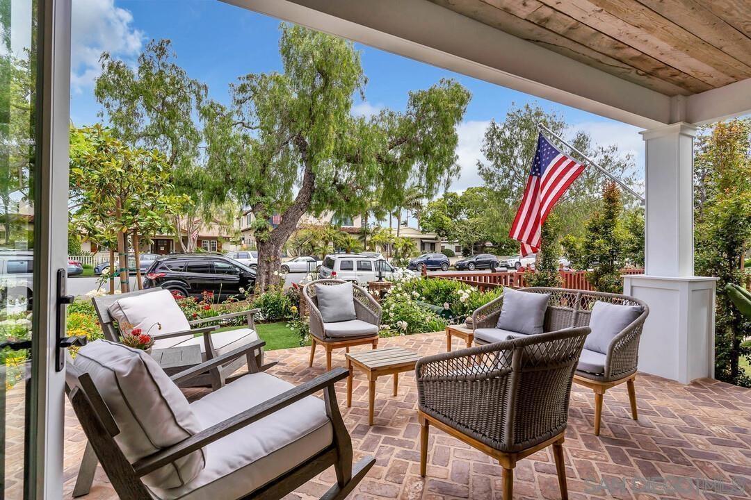 Detail Gallery Image 2 of 52 For 914  B Ave, Coronado,  CA 92118 - 5 Beds | 4/1 Baths