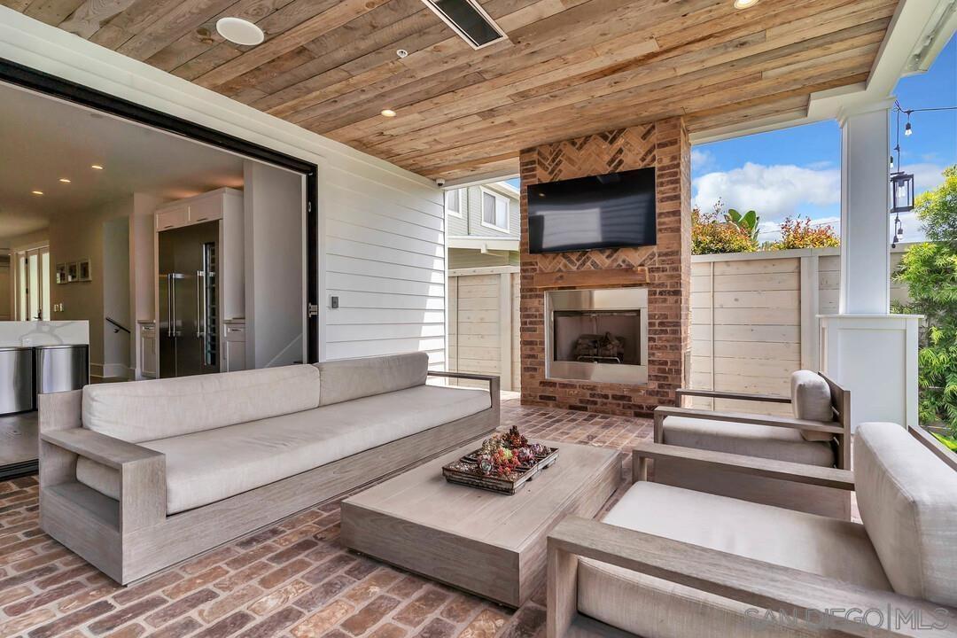 Detail Gallery Image 17 of 52 For 914  B Ave, Coronado,  CA 92118 - 5 Beds | 4/1 Baths