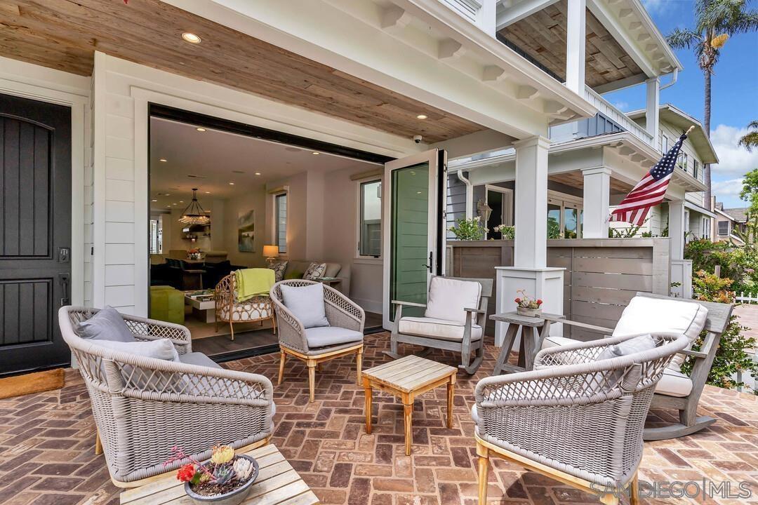 Detail Gallery Image 3 of 52 For 914  B Ave, Coronado,  CA 92118 - 5 Beds | 4/1 Baths