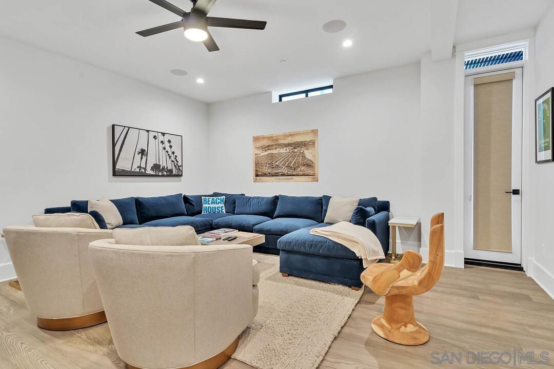 Detail Gallery Image 22 of 52 For 914  B Ave, Coronado,  CA 92118 - 5 Beds | 4/1 Baths