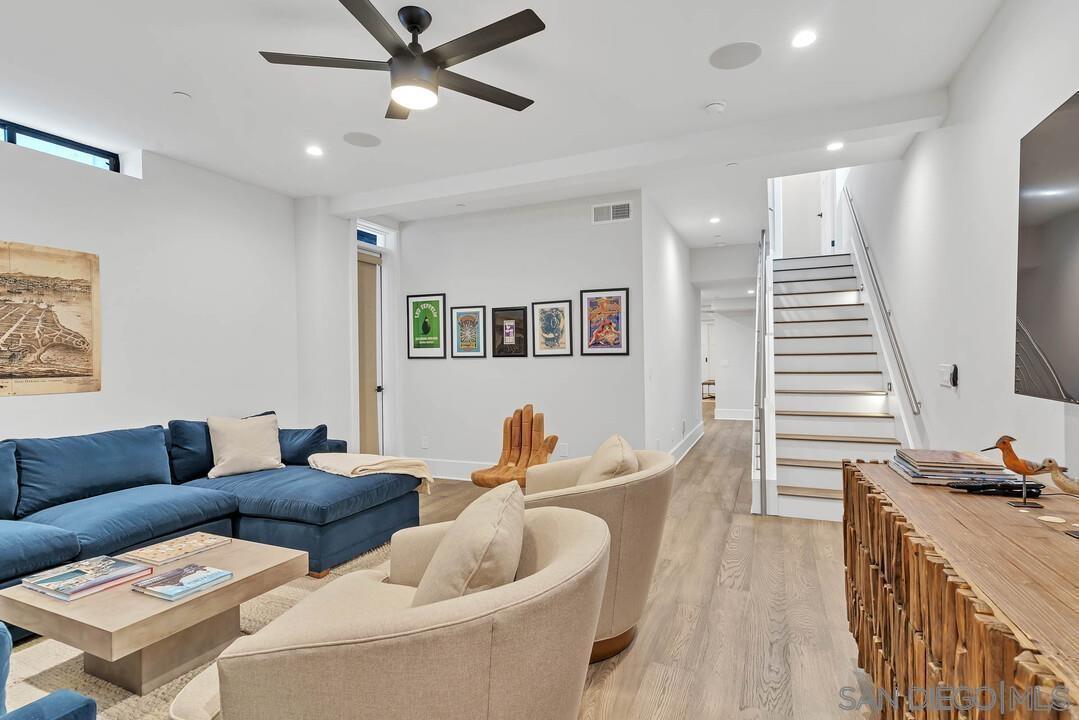 Detail Gallery Image 24 of 52 For 914  B Ave, Coronado,  CA 92118 - 5 Beds | 4/1 Baths