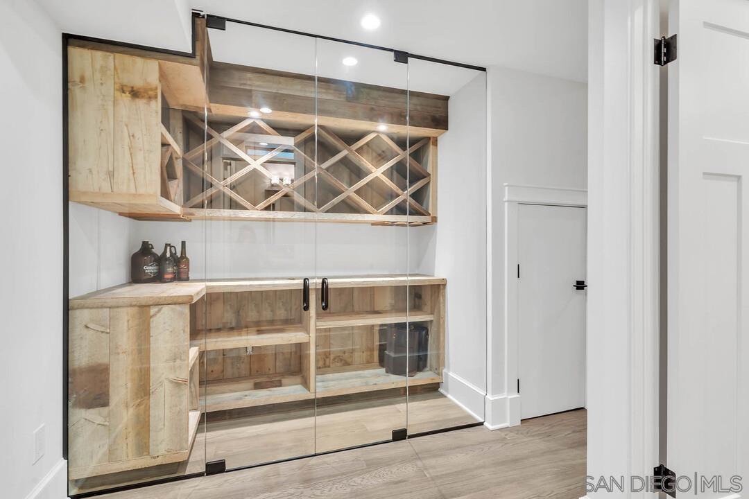 Detail Gallery Image 25 of 52 For 914  B Ave, Coronado,  CA 92118 - 5 Beds | 4/1 Baths