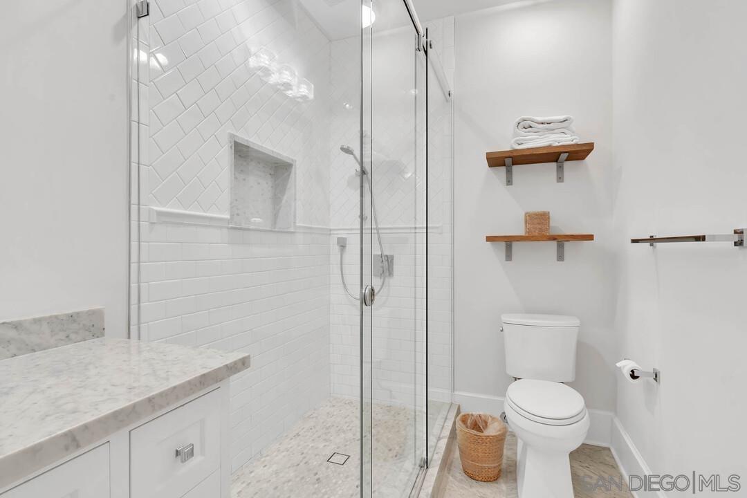 Detail Gallery Image 29 of 52 For 914  B Ave, Coronado,  CA 92118 - 5 Beds | 4/1 Baths