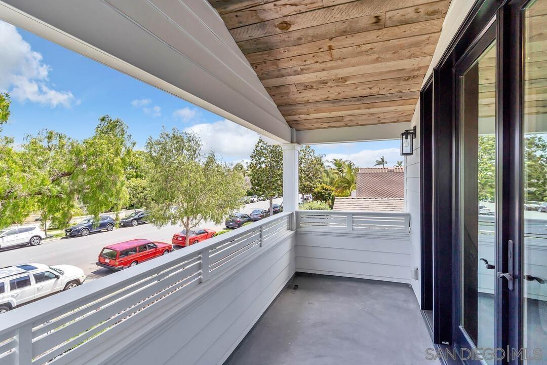 Detail Gallery Image 37 of 52 For 914  B Ave, Coronado,  CA 92118 - 5 Beds | 4/1 Baths