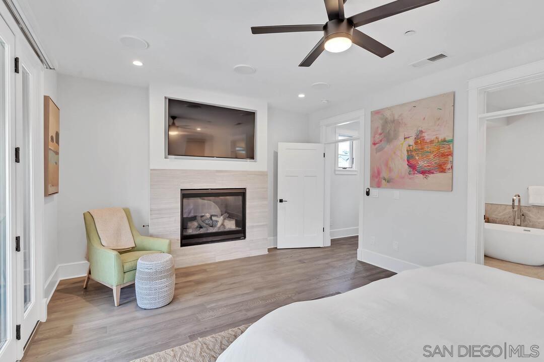 Detail Gallery Image 39 of 52 For 914  B Ave, Coronado,  CA 92118 - 5 Beds | 4/1 Baths