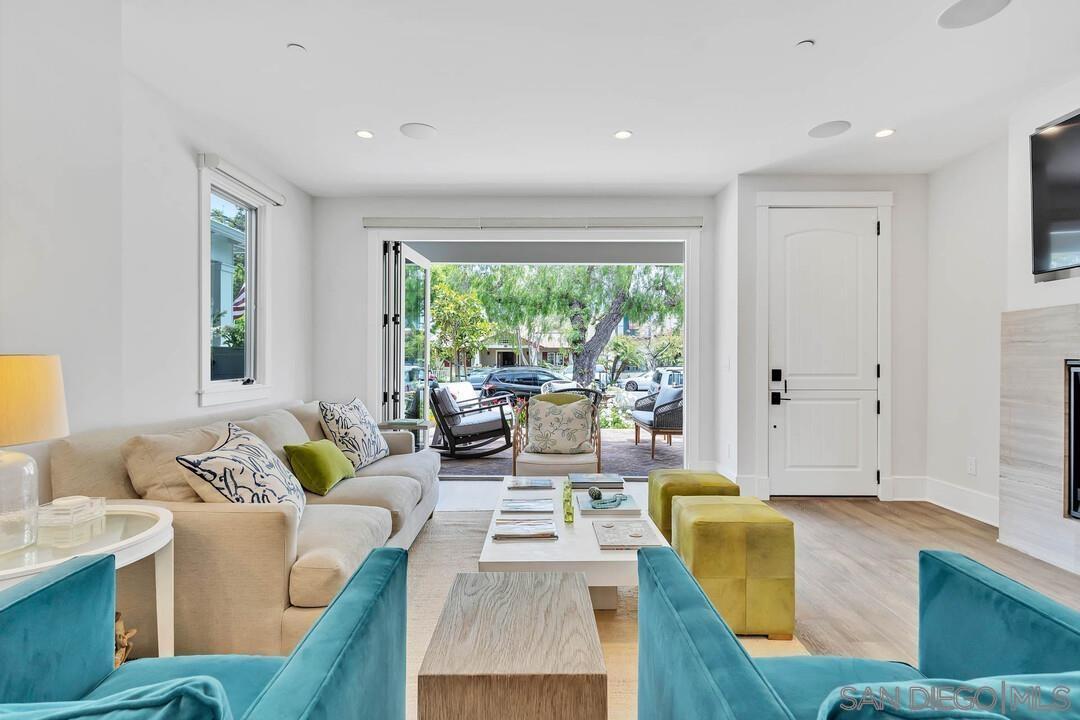 Detail Gallery Image 5 of 52 For 914  B Ave, Coronado,  CA 92118 - 5 Beds | 4/1 Baths