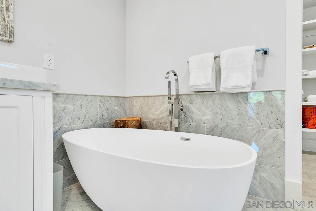 Detail Gallery Image 41 of 52 For 914  B Ave, Coronado,  CA 92118 - 5 Beds | 4/1 Baths