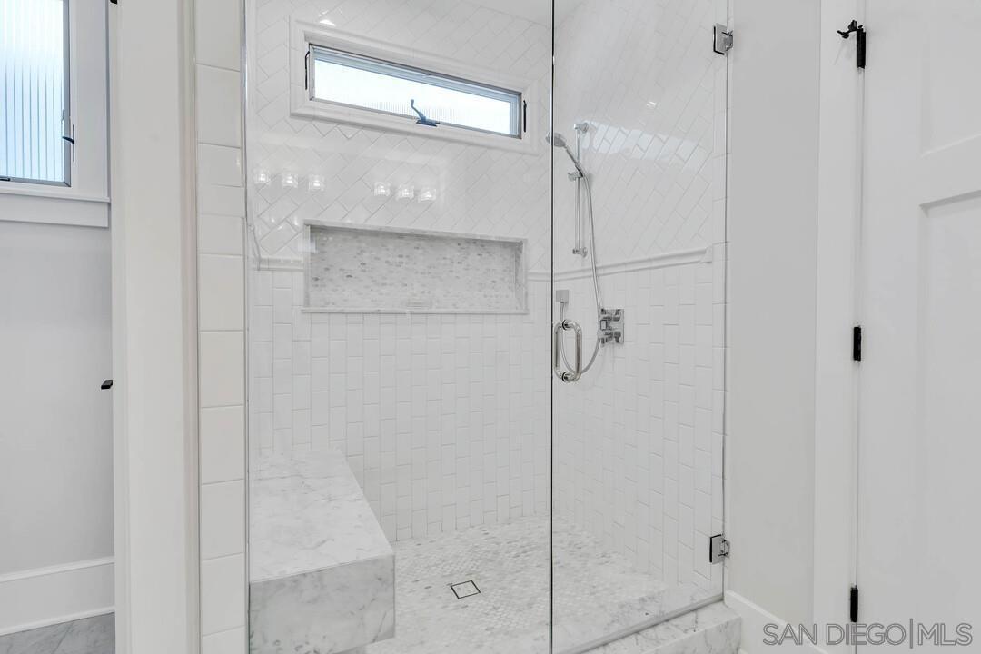 Detail Gallery Image 42 of 52 For 914  B Ave, Coronado,  CA 92118 - 5 Beds | 4/1 Baths