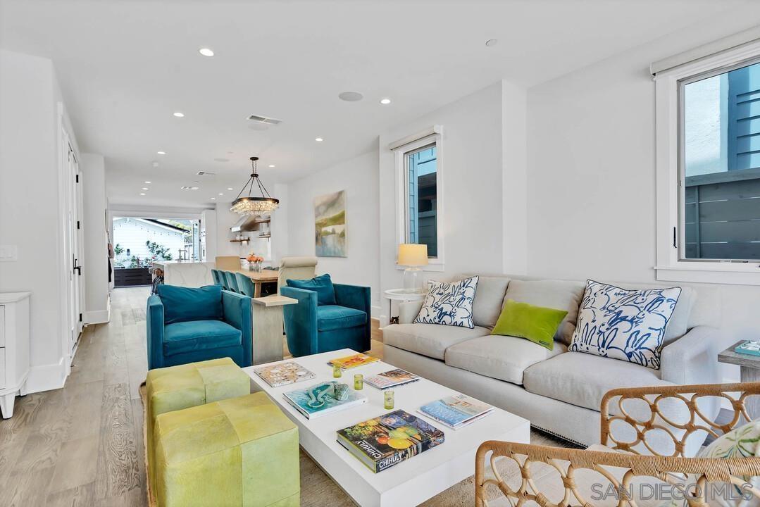 Detail Gallery Image 6 of 52 For 914  B Ave, Coronado,  CA 92118 - 5 Beds | 4/1 Baths