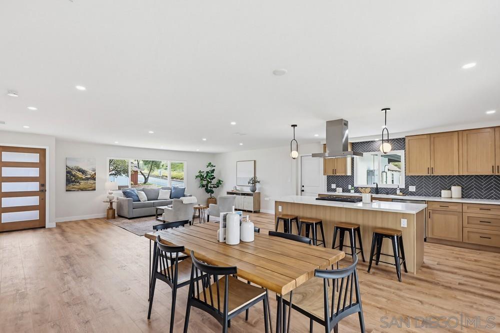 Detail Gallery Image 8 of 46 For 12804  Carriage, Poway,  CA 92064 - 3 Beds | 2 Baths