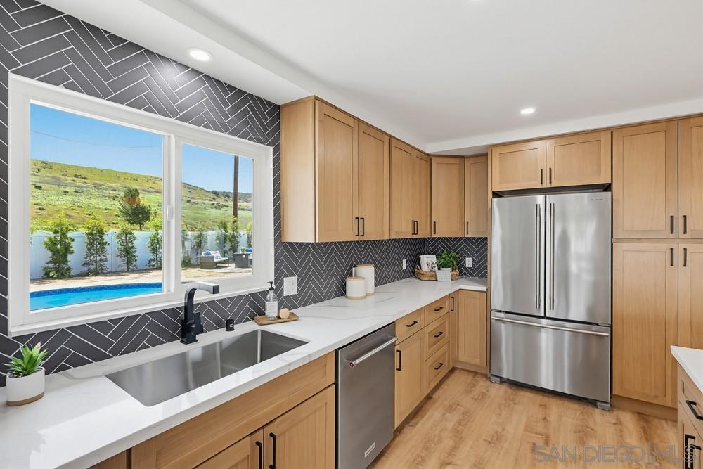 Detail Gallery Image 12 of 46 For 12804  Carriage, Poway,  CA 92064 - 3 Beds | 2 Baths