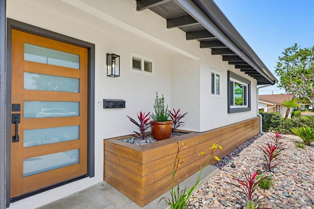 Detail Gallery Image 3 of 46 For 12804  Carriage, Poway,  CA 92064 - 3 Beds | 2 Baths