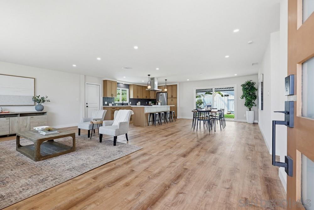 Detail Gallery Image 4 of 46 For 12804  Carriage, Poway,  CA 92064 - 3 Beds | 2 Baths