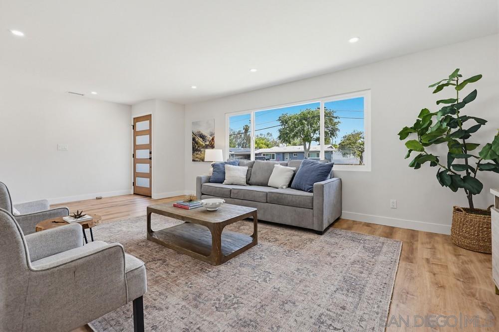 Detail Gallery Image 5 of 46 For 12804  Carriage, Poway,  CA 92064 - 3 Beds | 2 Baths