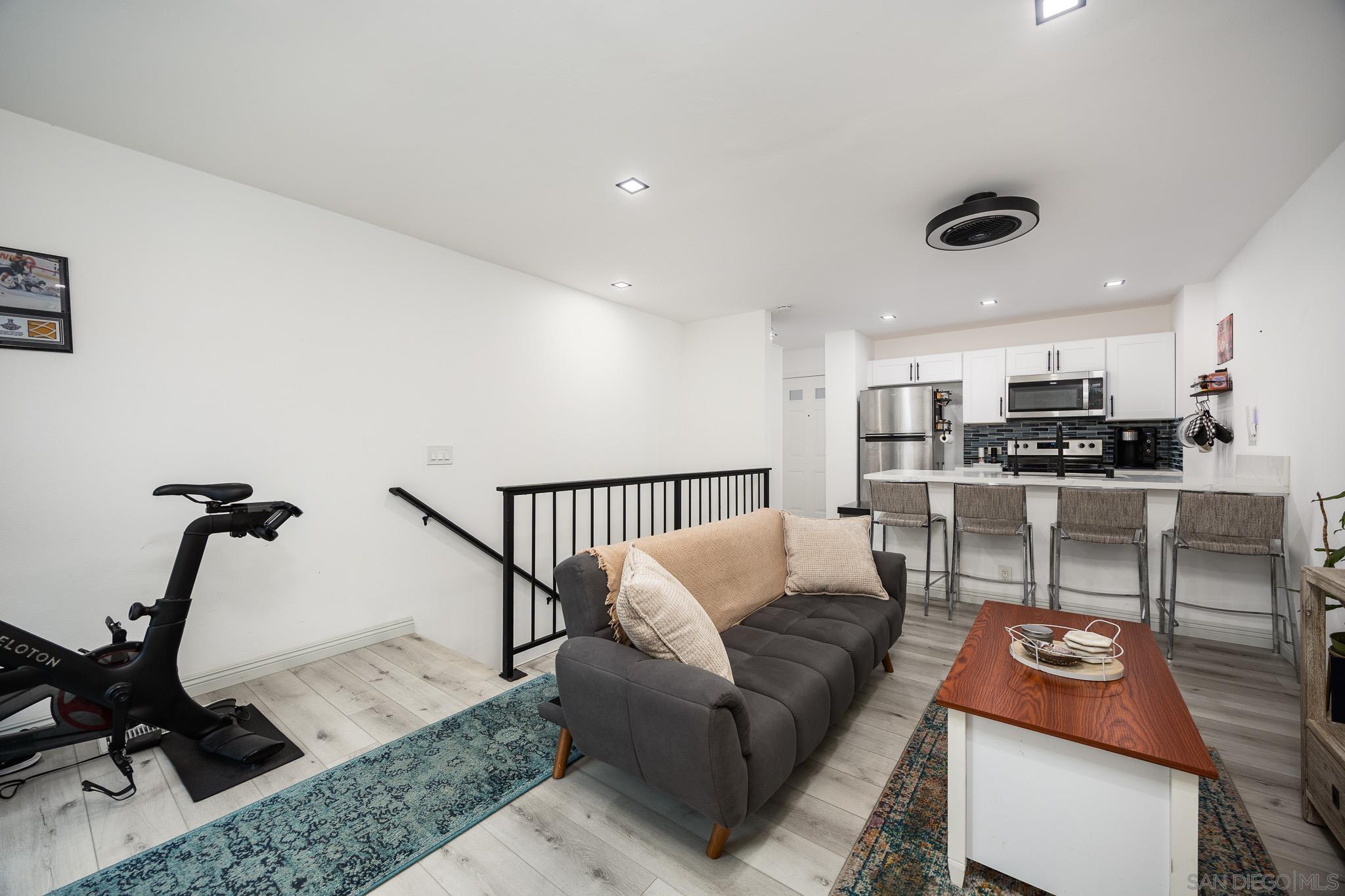 Detail Gallery Image 2 of 23 For 4380  Temecula St  #4,  San Diego,  CA 92107 - 1 Beds | 1 Baths