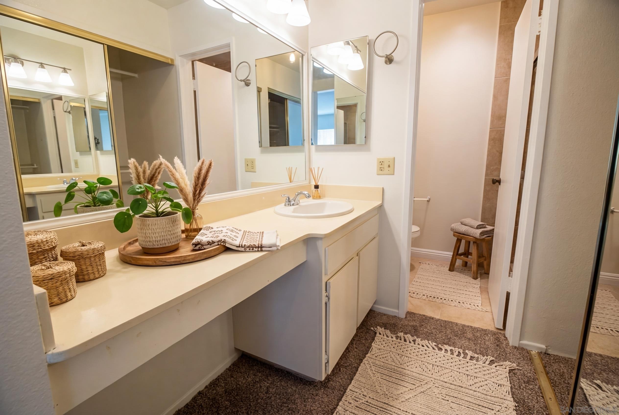 Detail Gallery Image 5 of 13 For 6780  Friars  373, San Diego,  CA 92108 - 2 Beds | 2 Baths