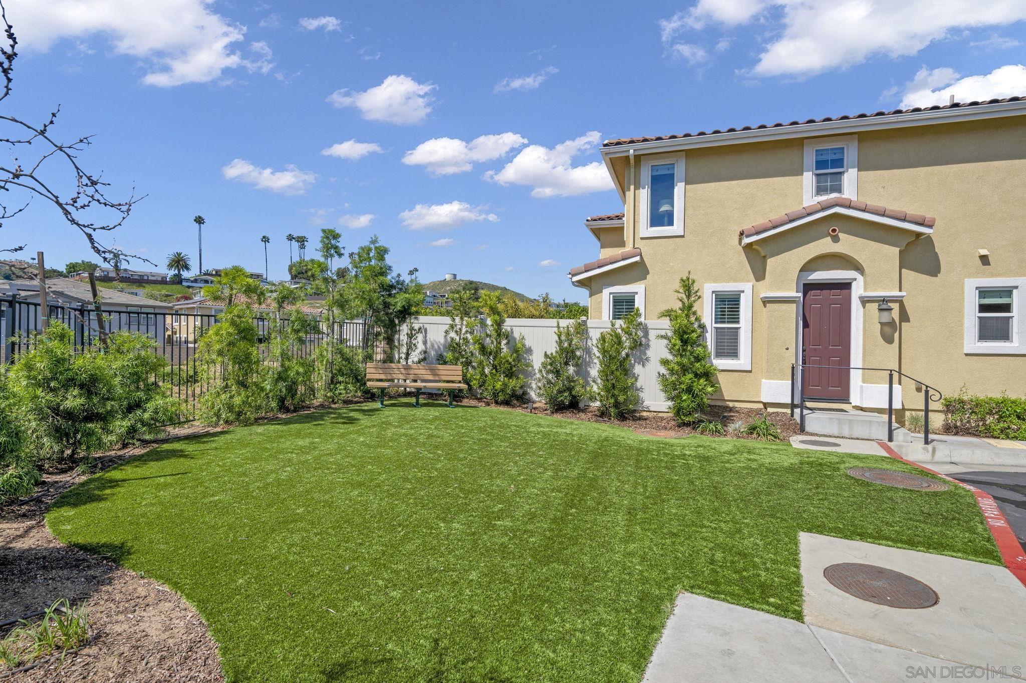 Detail Gallery Image 2 of 41 For 8610  Sage Shadow Dr, Lakeside,  CA 92040 - 3 Beds | 2/1 Baths