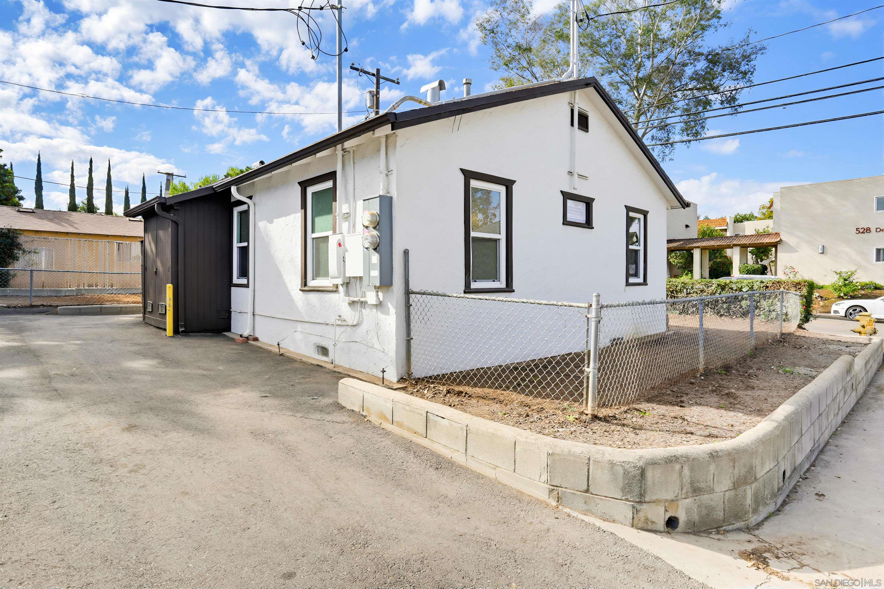 Detail Gallery Image 3 of 11 For 537  Deluz Rd, Fallbrook,  CA 92028 - – Beds | – Baths