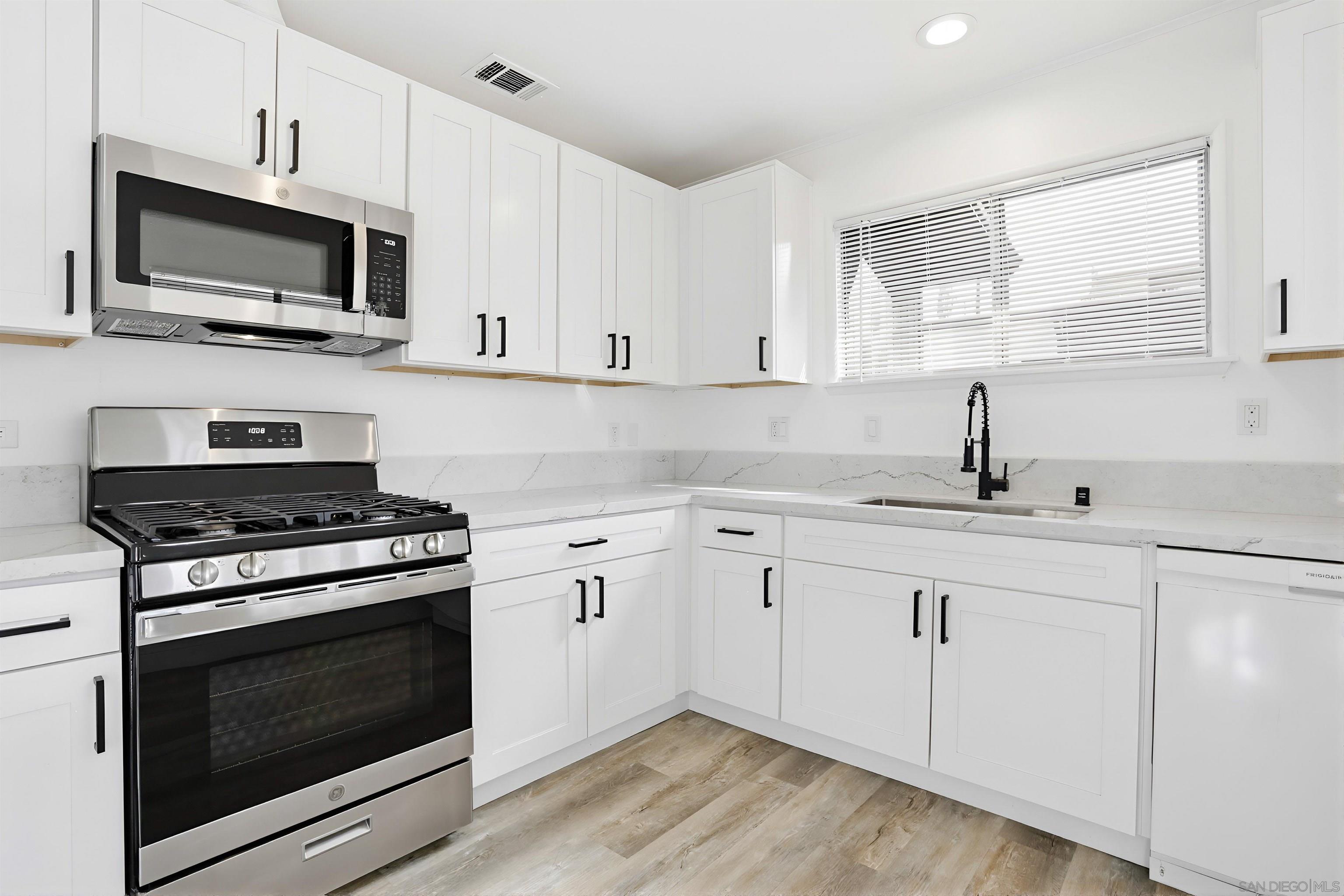 Detail Gallery Image 6 of 11 For 537  Deluz Rd, Fallbrook,  CA 92028 - – Beds | – Baths