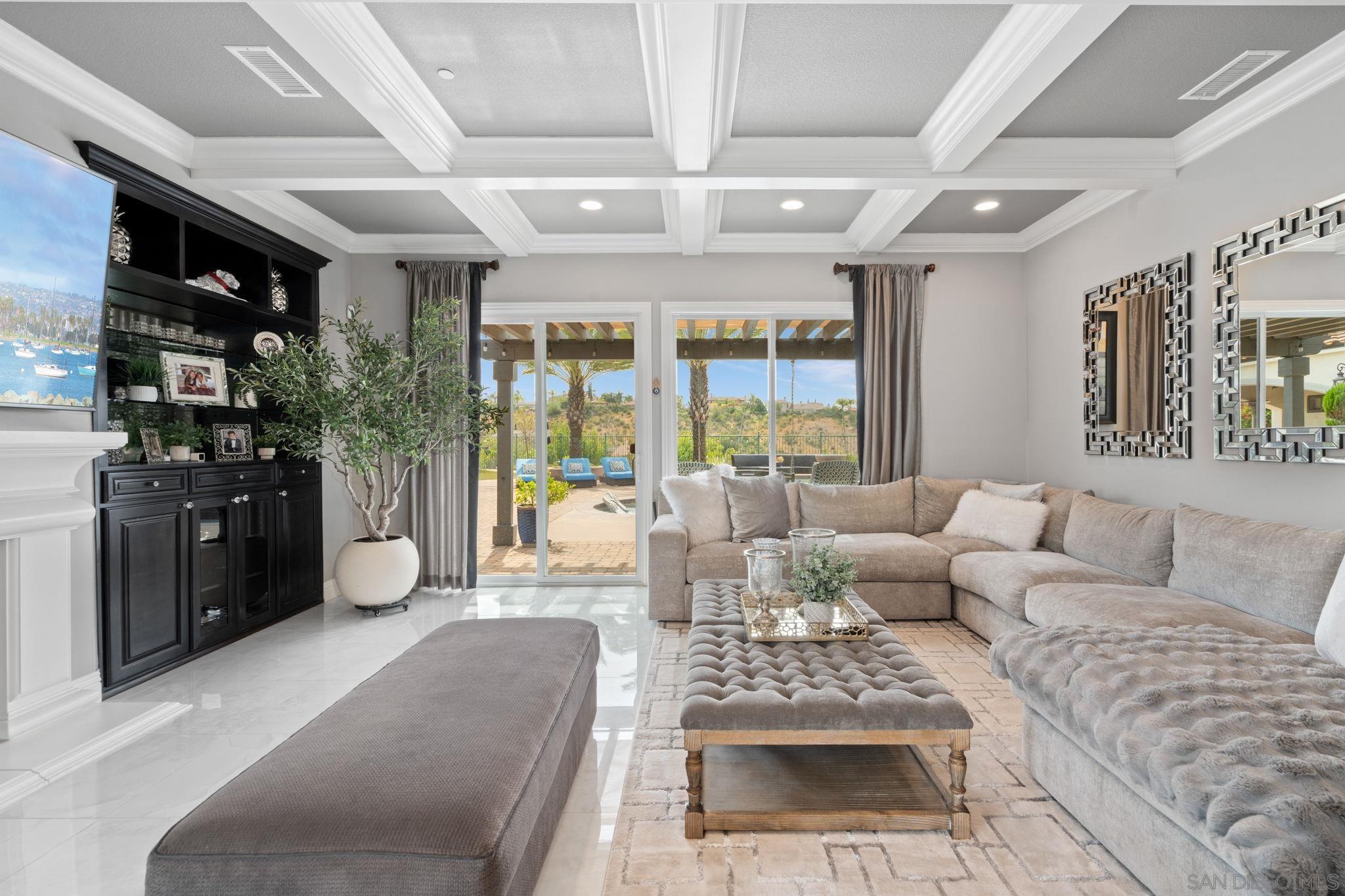 Detail Gallery Image 11 of 58 For 11764  Big Canyon Ln, San Diego,  CA 92131 - 7 Beds | 5/1 Baths