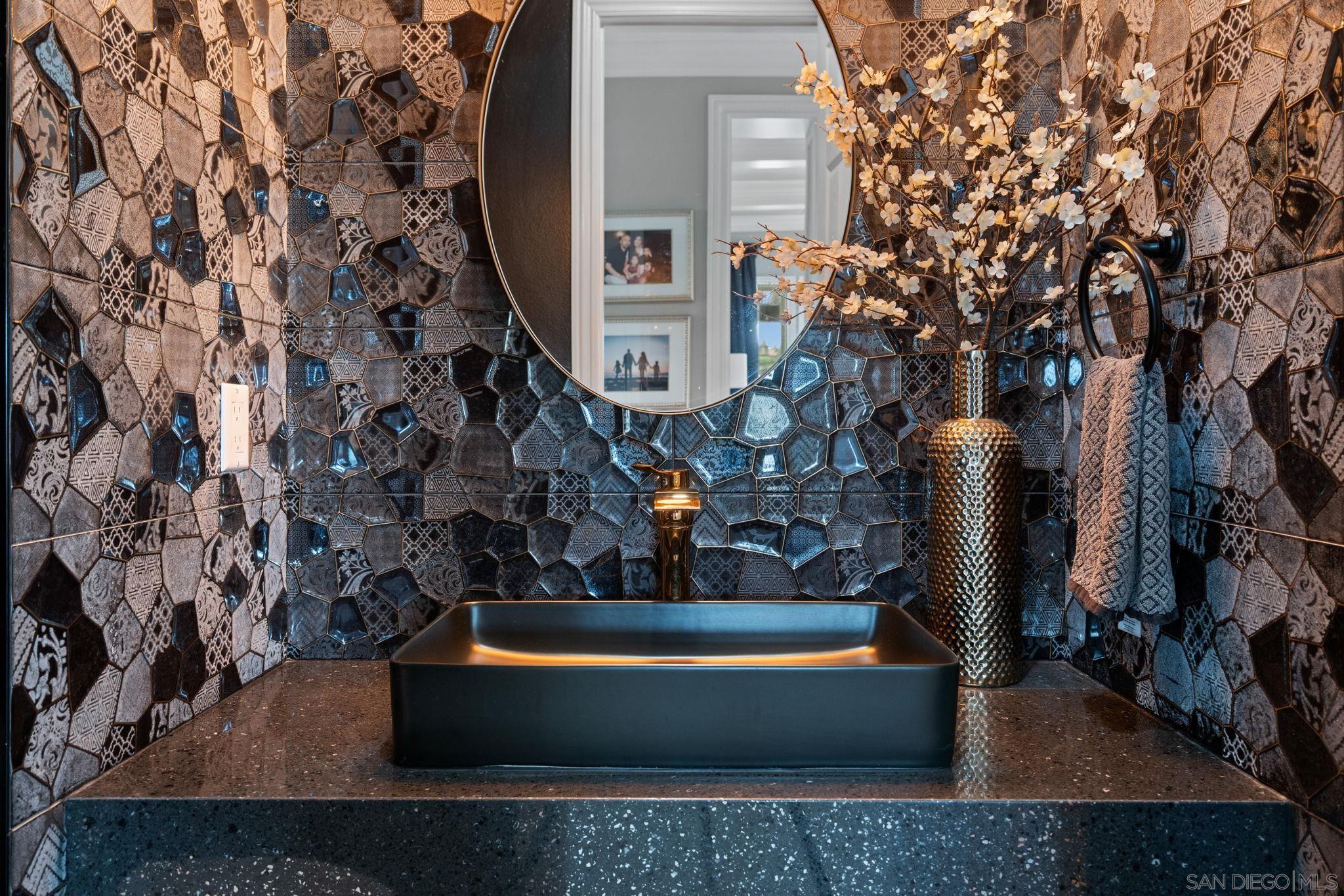 Detail Gallery Image 21 of 58 For 11764  Big Canyon Ln, San Diego,  CA 92131 - 7 Beds | 5/1 Baths