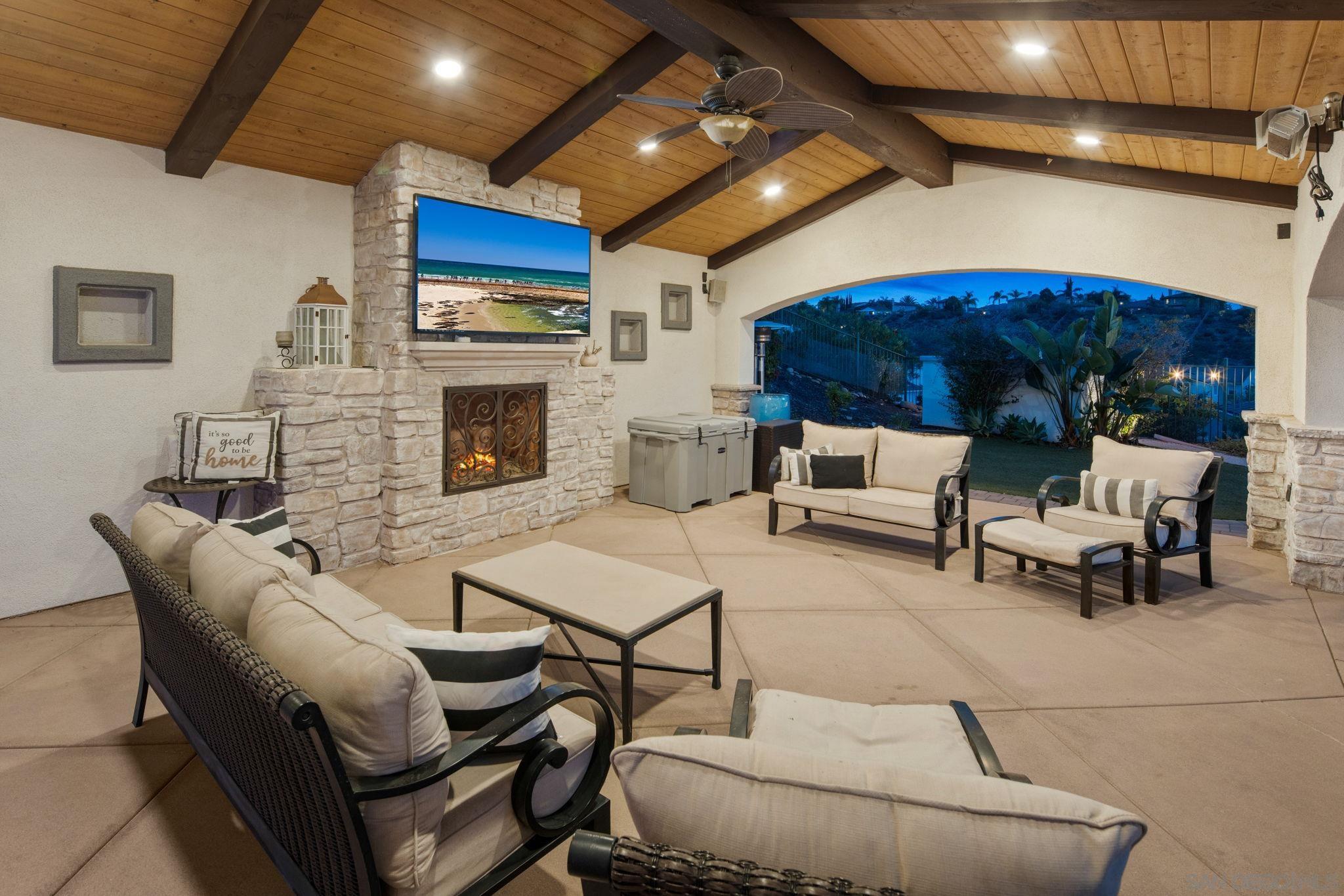 Detail Gallery Image 23 of 58 For 11764  Big Canyon Ln, San Diego,  CA 92131 - 7 Beds | 5/1 Baths