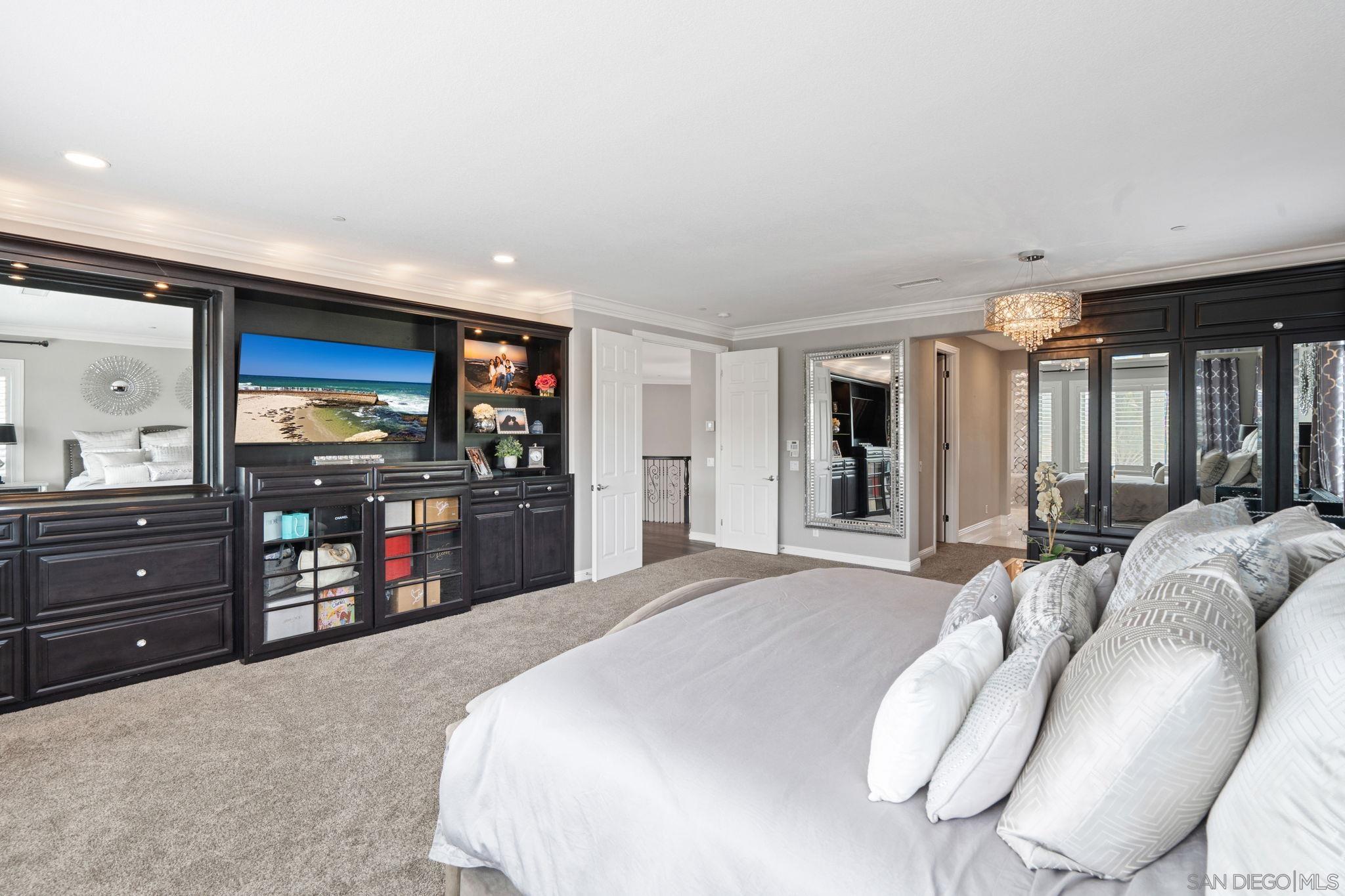 Detail Gallery Image 34 of 58 For 11764  Big Canyon Ln, San Diego,  CA 92131 - 7 Beds | 5/1 Baths